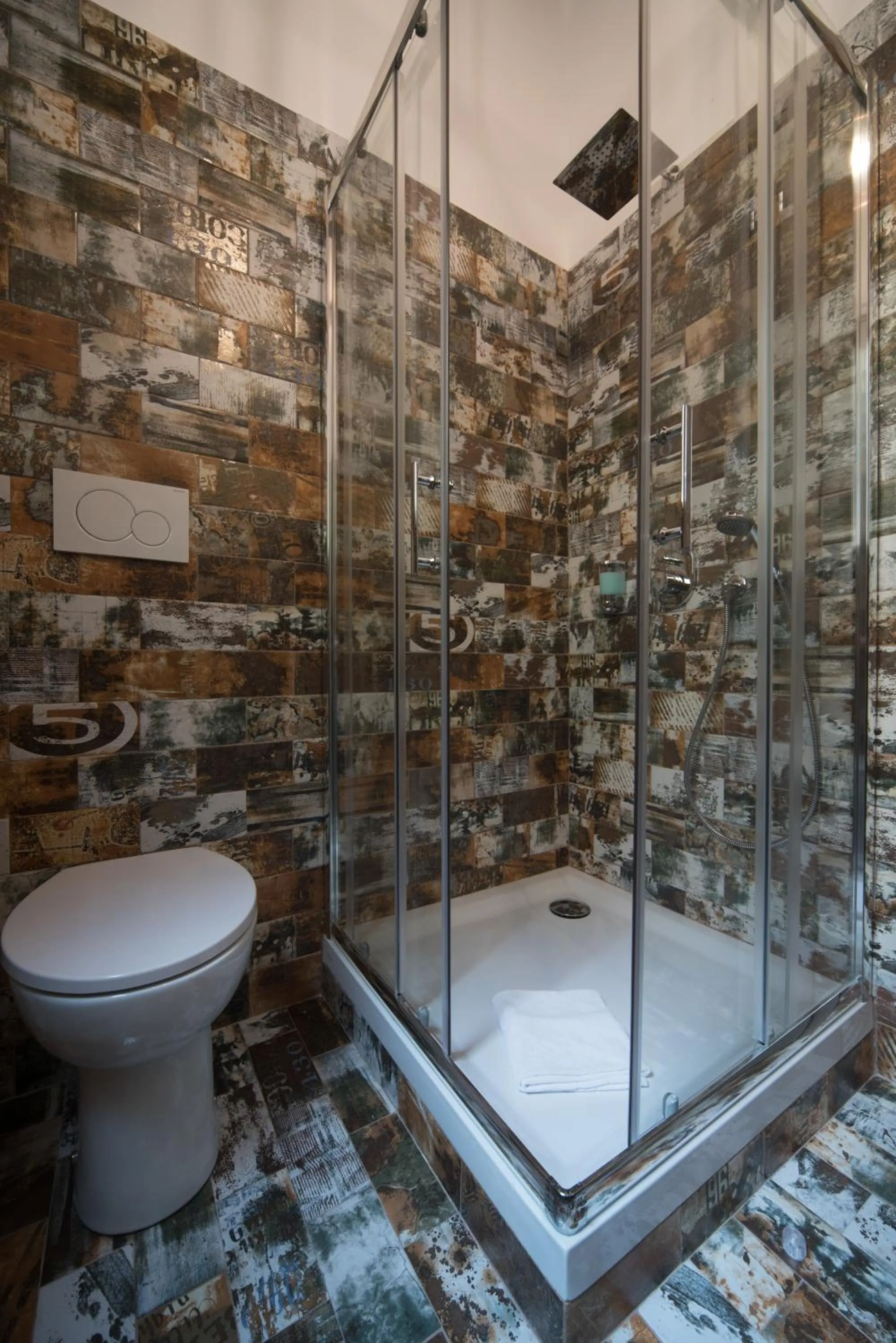 Shower in StarHome Navona