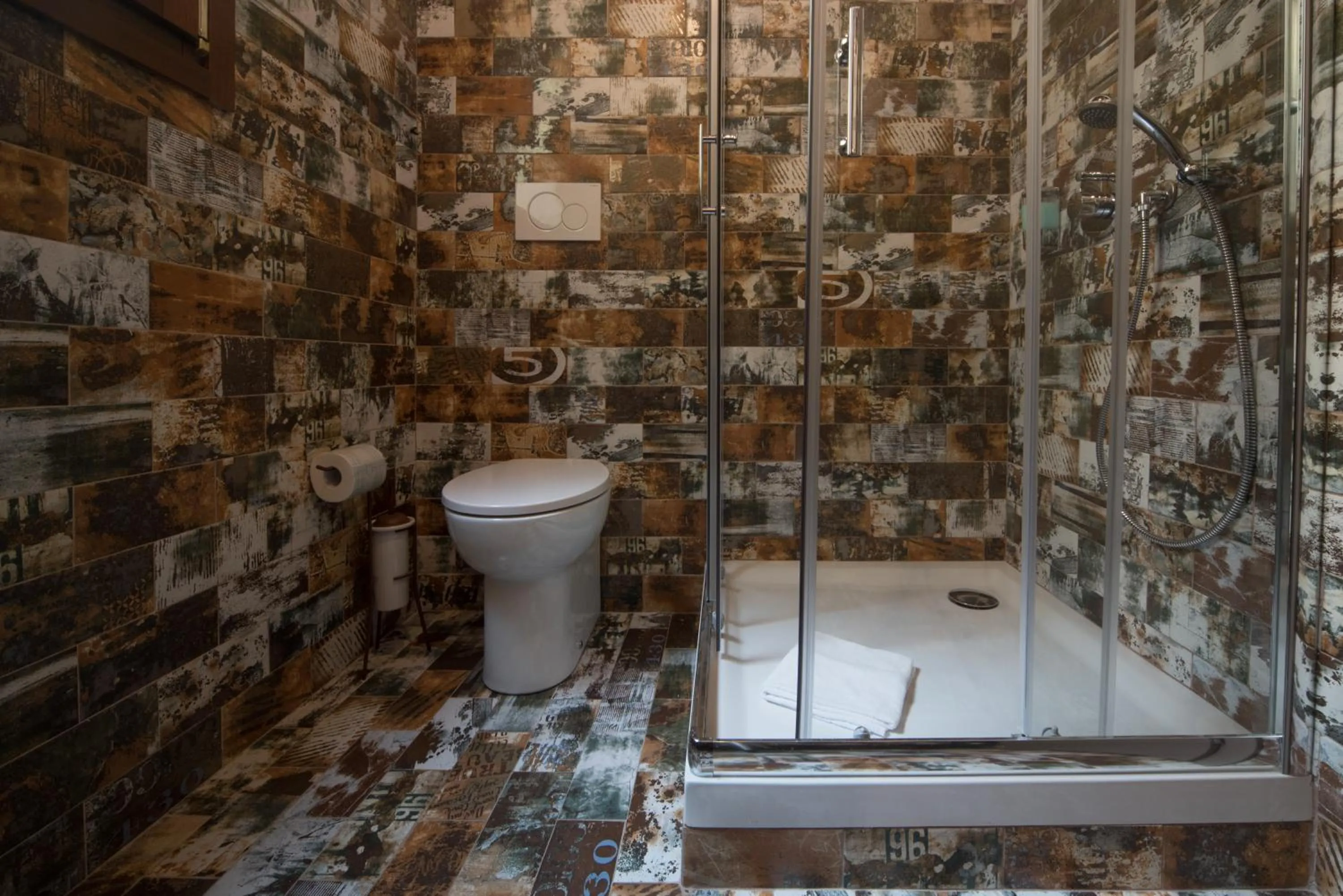 Shower in StarHome Navona