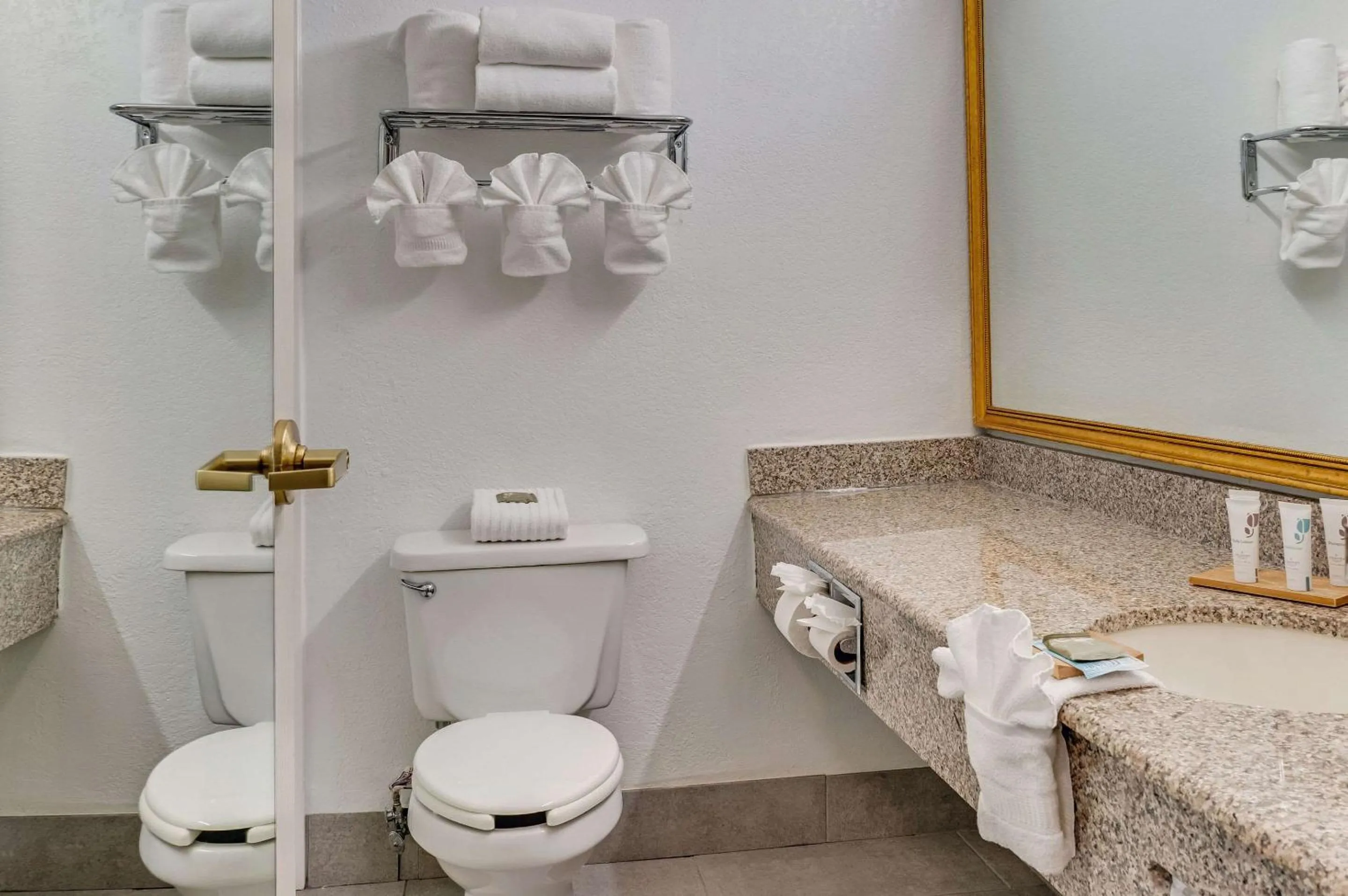 Bedroom in Country Inn & Suites by Radisson, Grand Rapids Airport, MI