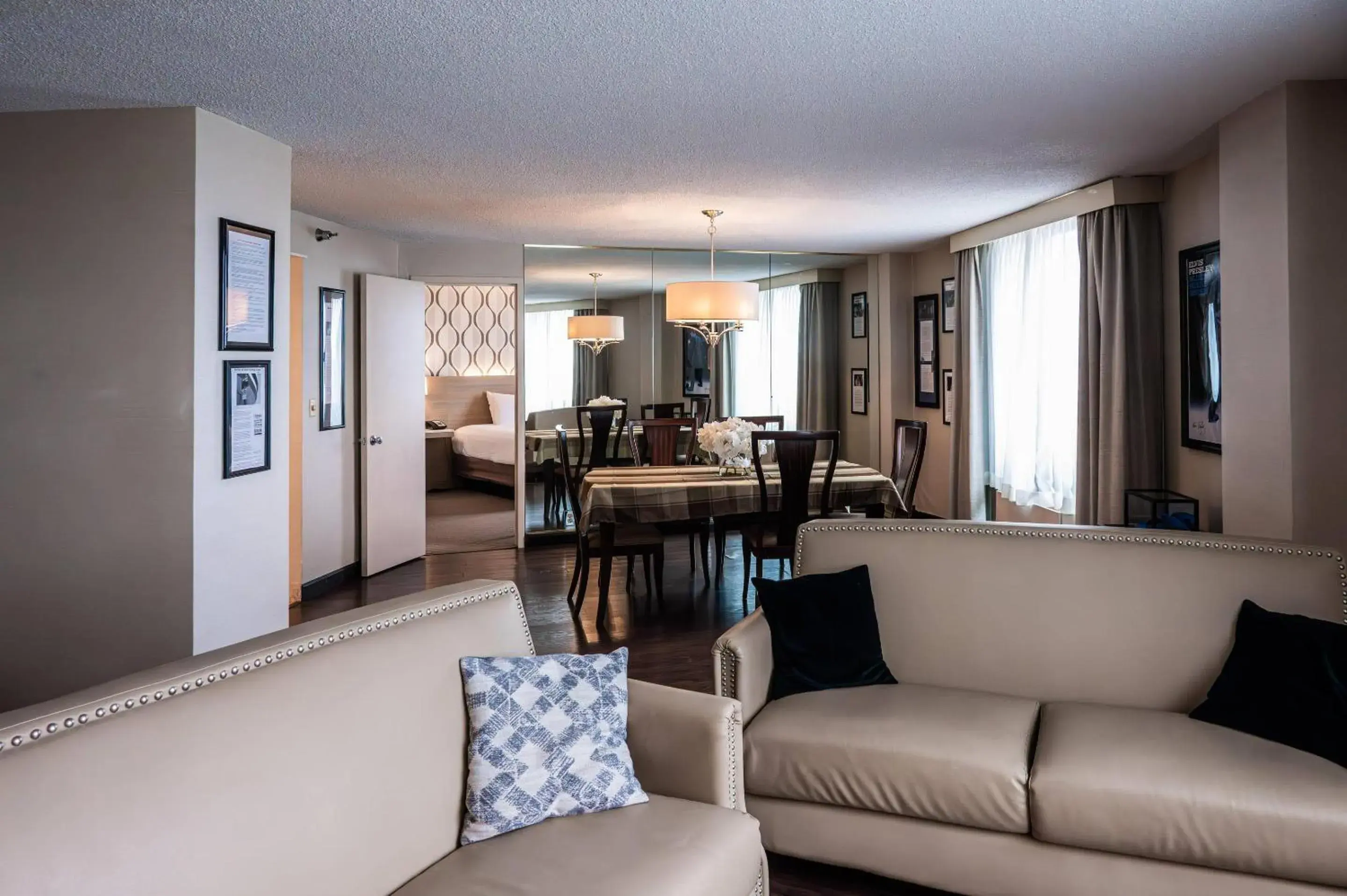 Bedroom in Radisson Hotel Duluth-Harborview Bedroom in Radisson Hotel Duluth-Harborview