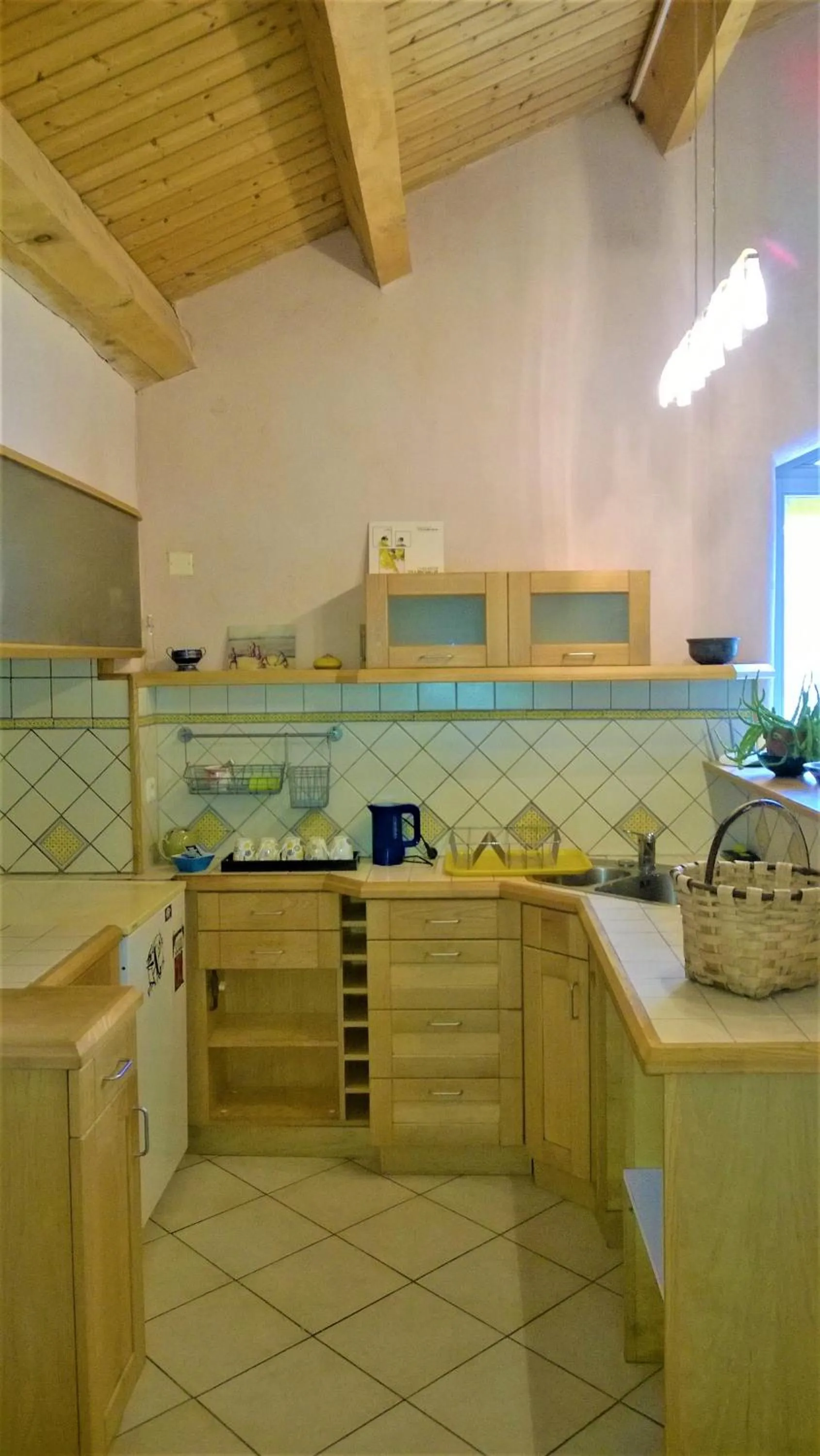 GITE DE GROUPE 15p, 7 ch, 6 sdb, parc et salle de réception, ou CHAMBRES D'HOTES