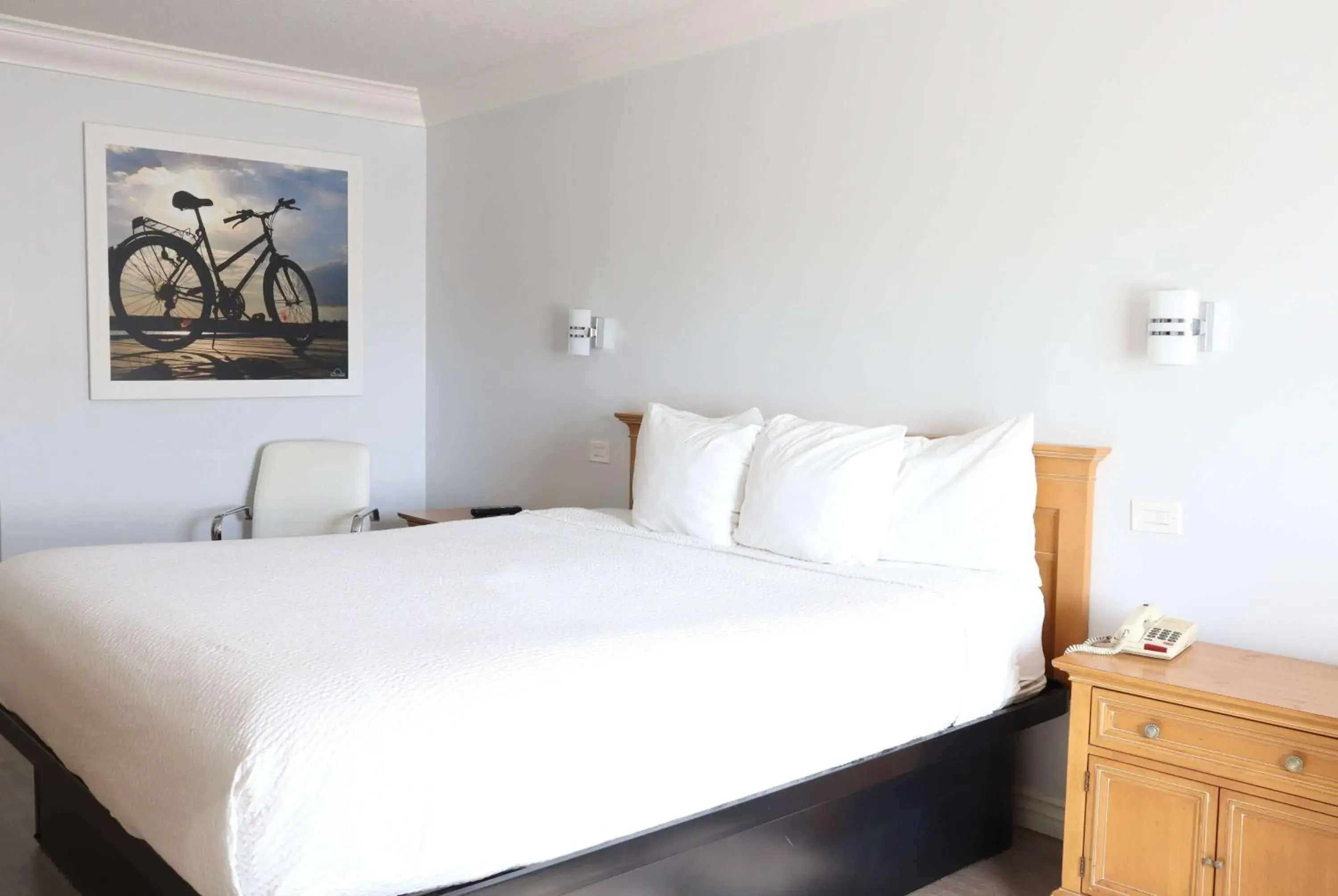 Photo of the whole room, Bed in Days Inn by Wyndham Near City Of Hope Photo of the whole room, Bed in Days Inn by Wyndham Near City Of Hope