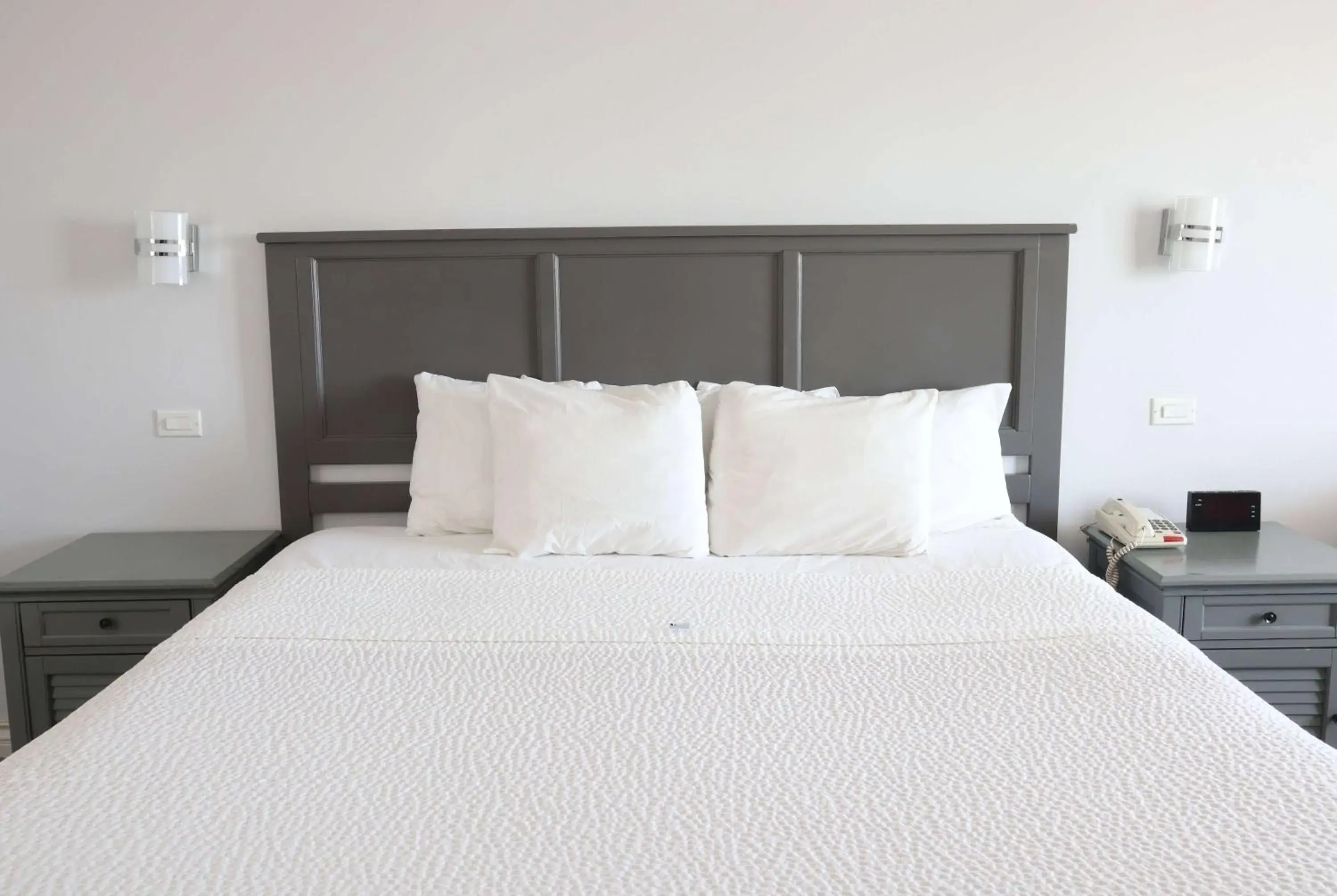 Photo of the whole room, Bed in Days Inn by Wyndham Near City Of Hope Photo of the whole room, Bed in Days Inn by Wyndham Near City Of Hope