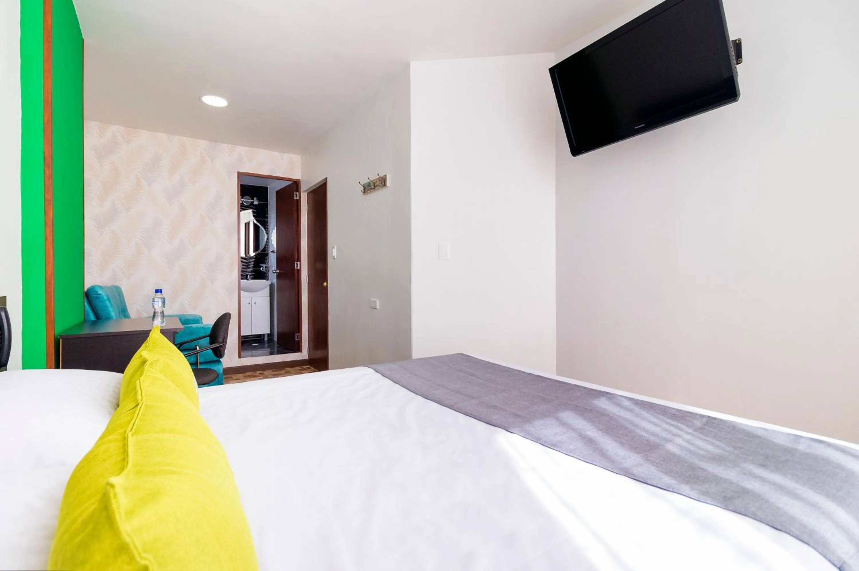 TV and multimedia in Ayenda 1069 Alfay