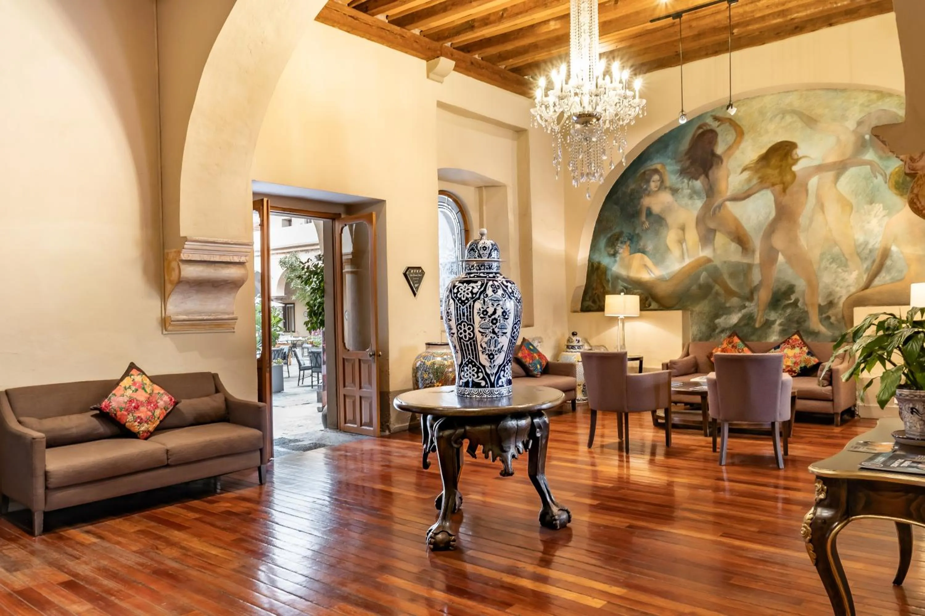 Lobby or reception in Quinta Real Puebla