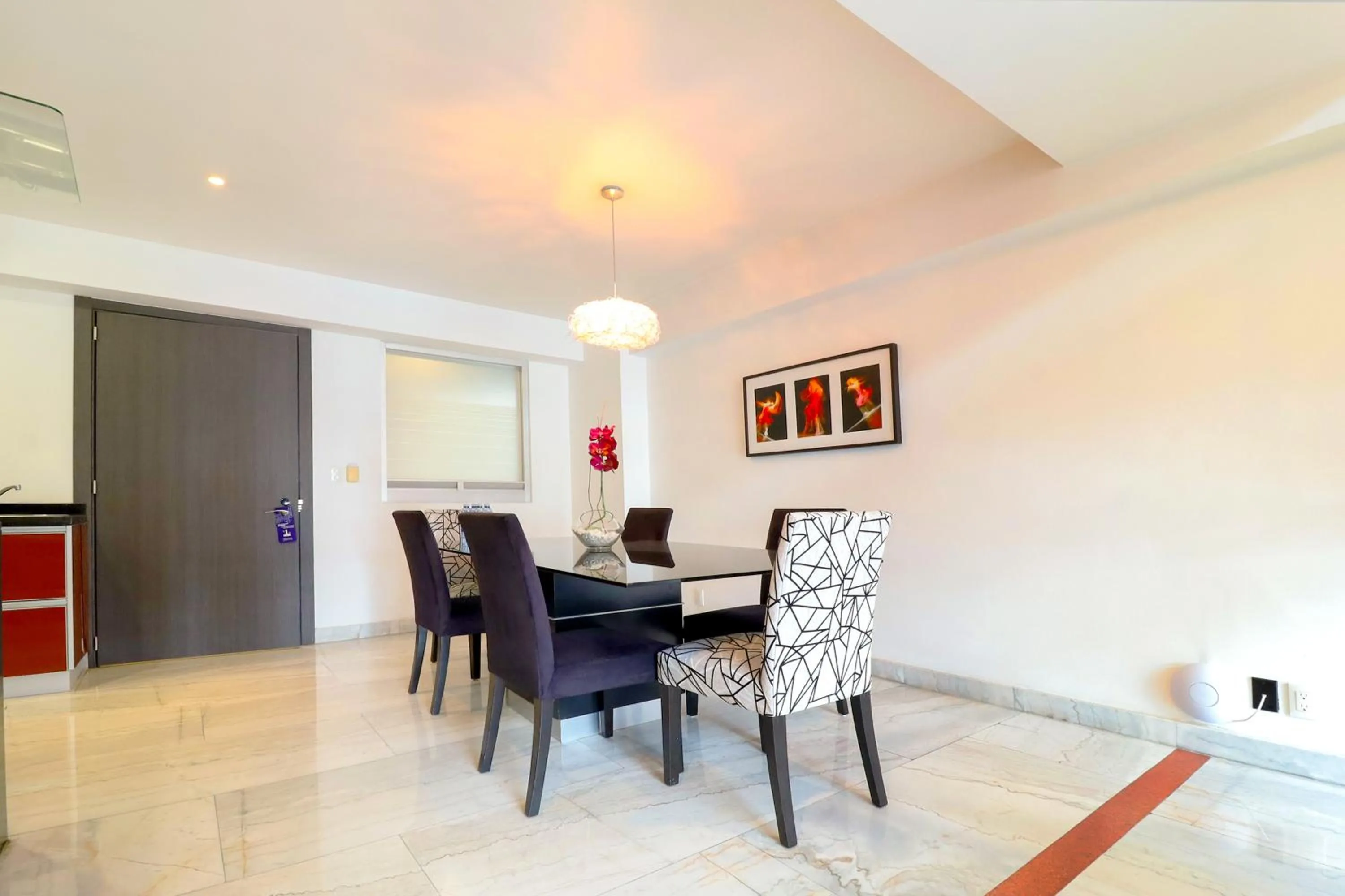 Dining area in St Isidro Suites Corporate Housing SPA & Wellness Center