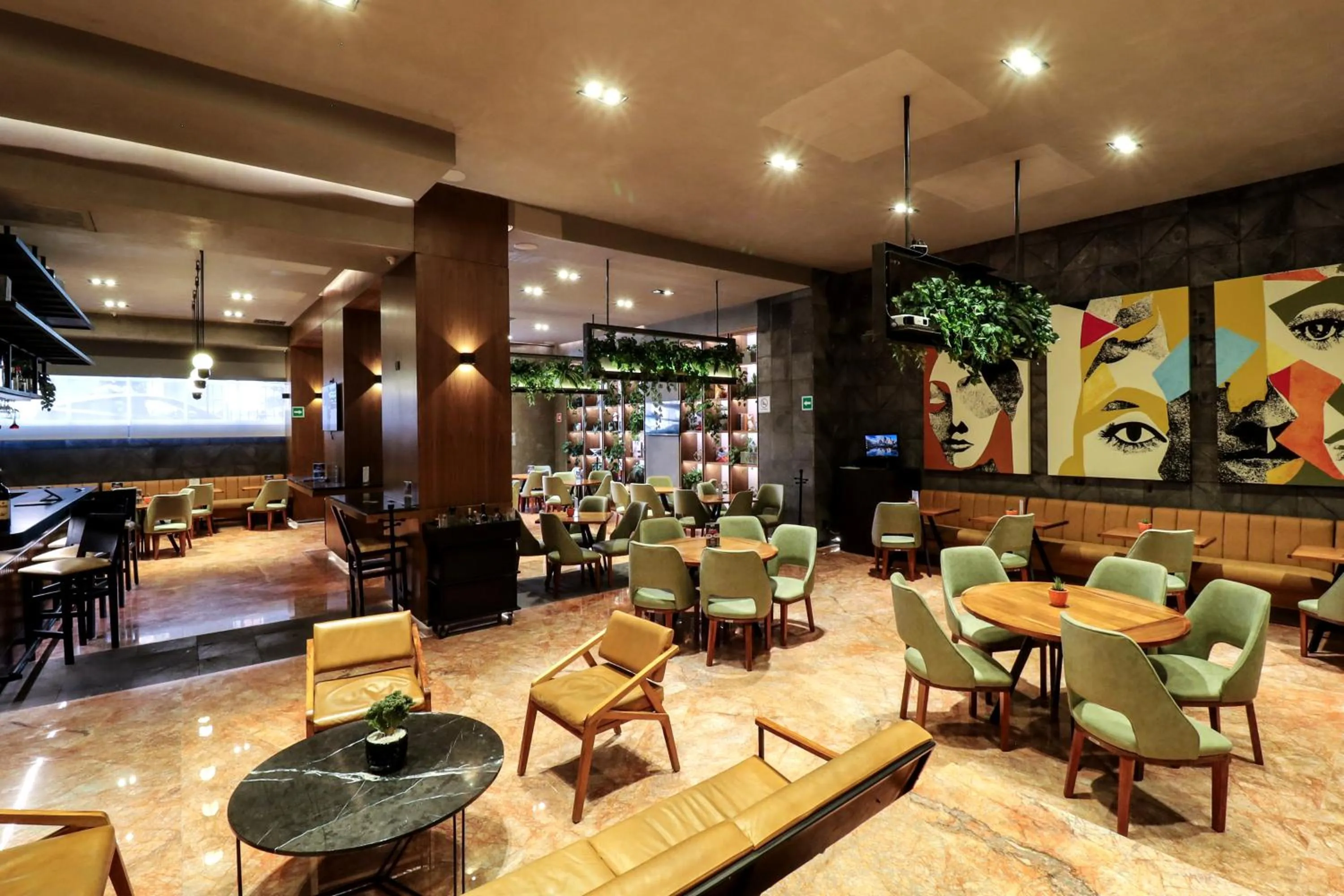 Restaurant/places to eat in St Isidro Suites Corporate Housing SPA & Wellness Center