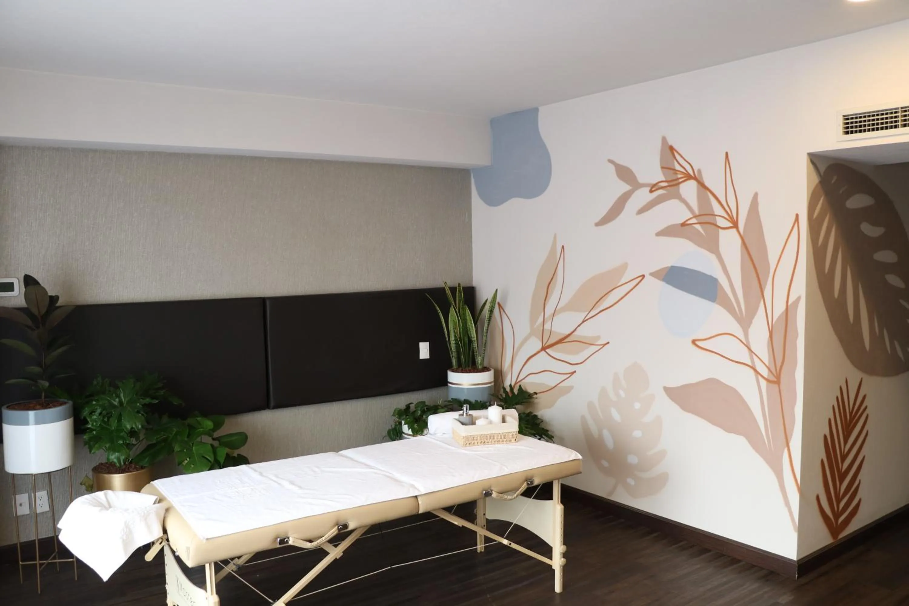 Spa and wellness centre/facilities in St Isidro Suites Corporate Housing SPA & Wellness Center