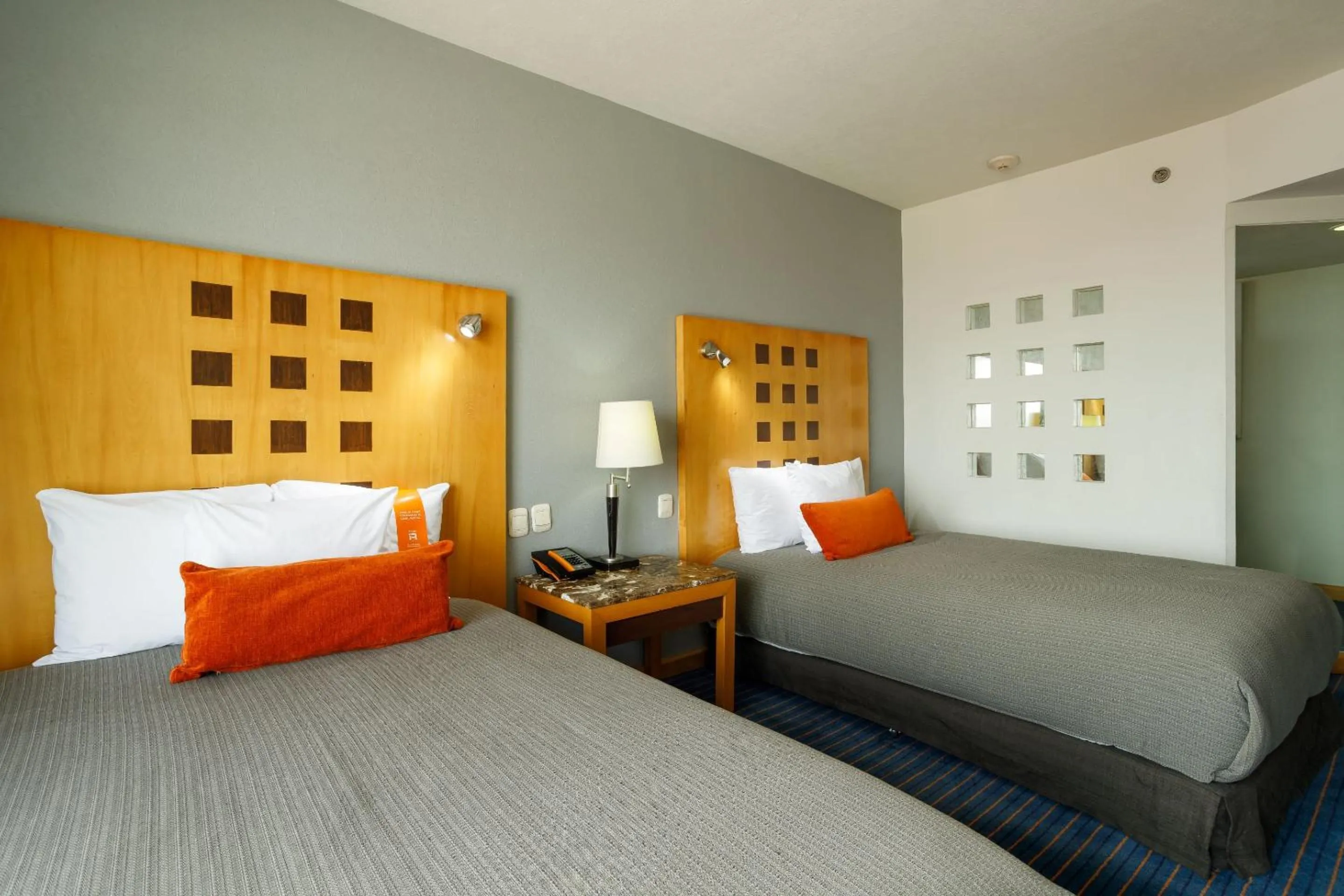 Photo of the whole room in Real Inn Ciudad Juarez by the USA Consulate