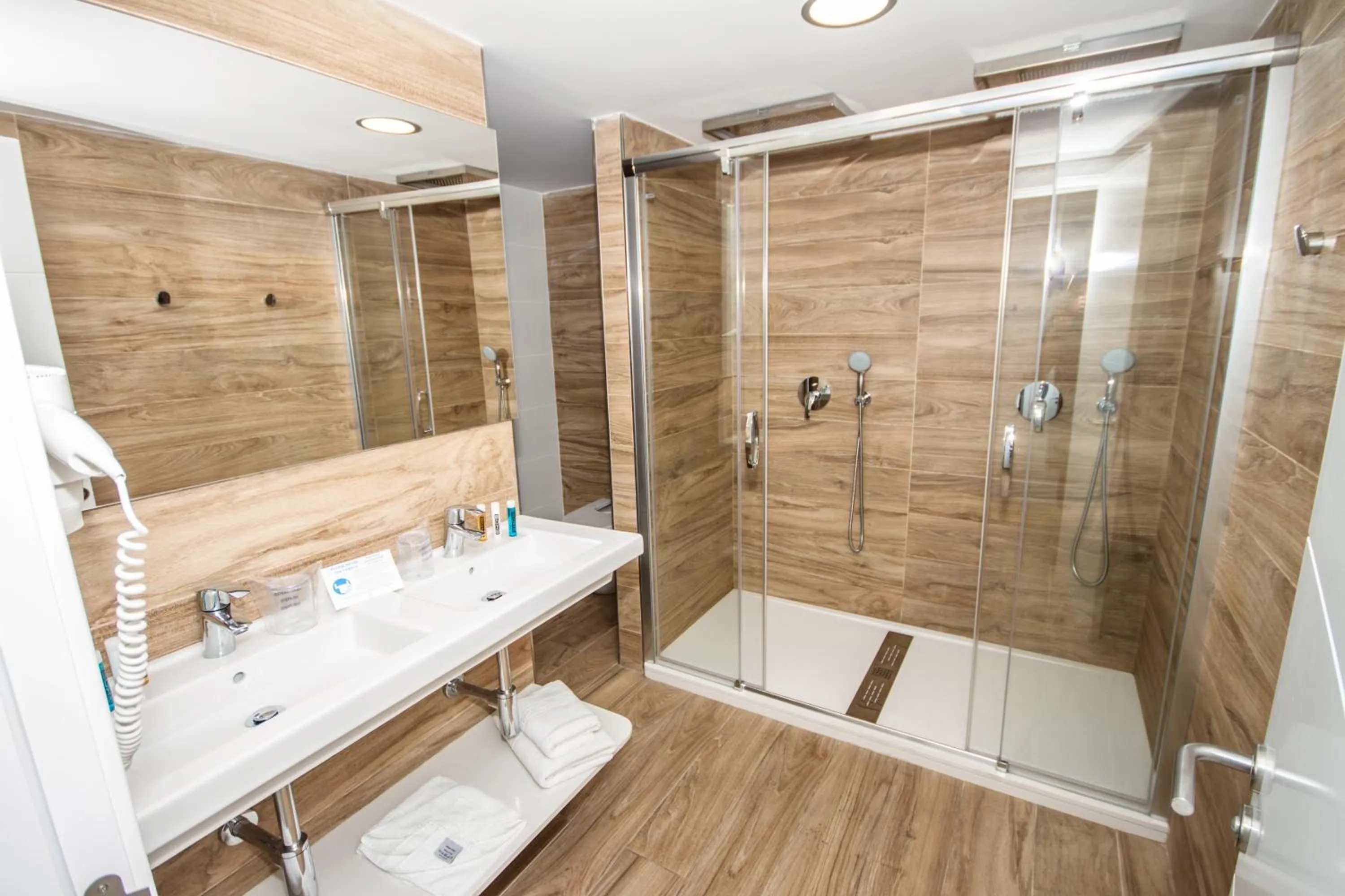 Bathroom in IG Nachosol Atlantic & Yaizasol by Servatur - Adults Only