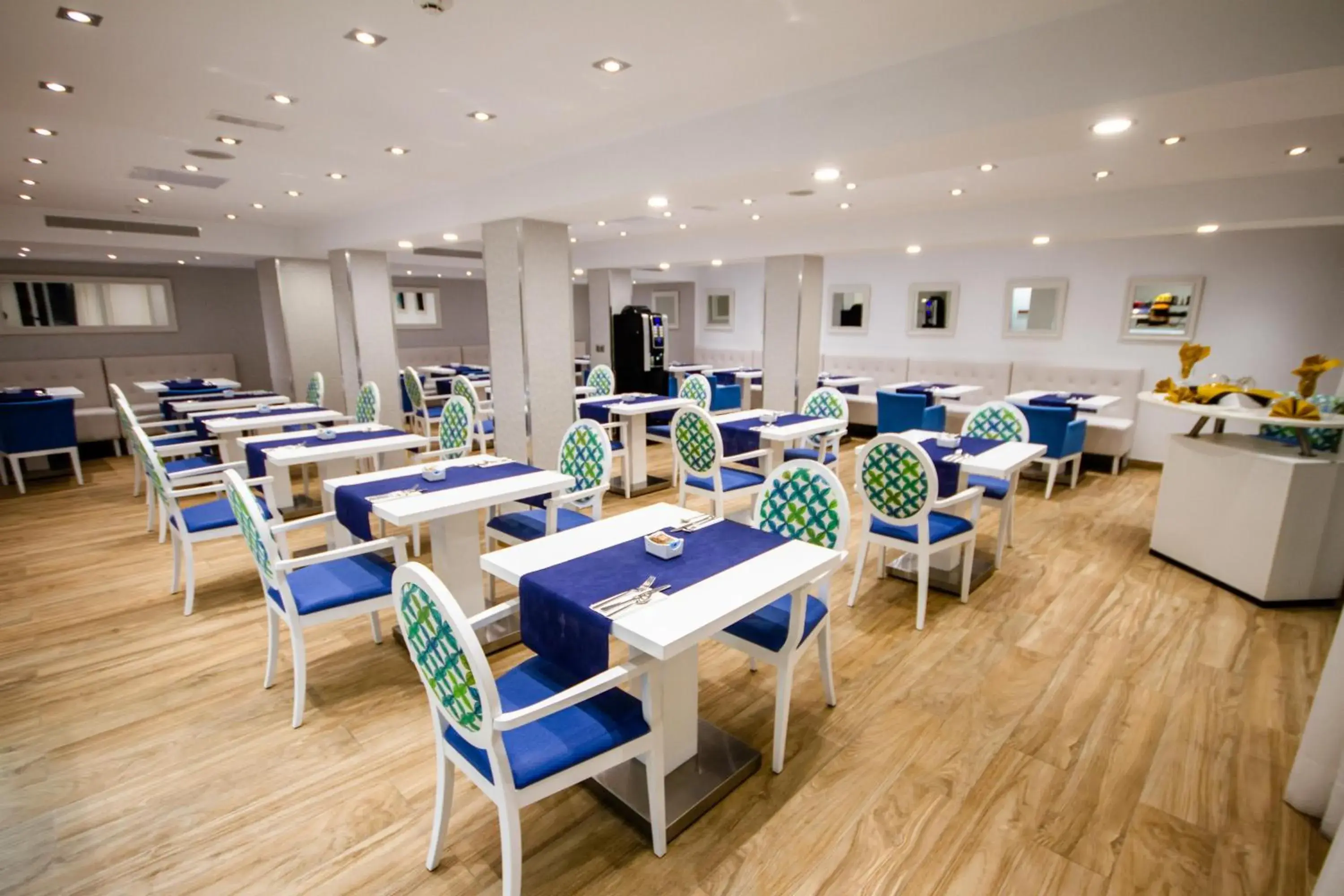 Restaurant/places to eat in IG Nachosol Atlantic & Yaizasol by Servatur - Adults Only Restaurant/places to eat in IG Nachosol Atlantic & Yaizasol by Servatur - Adults Only