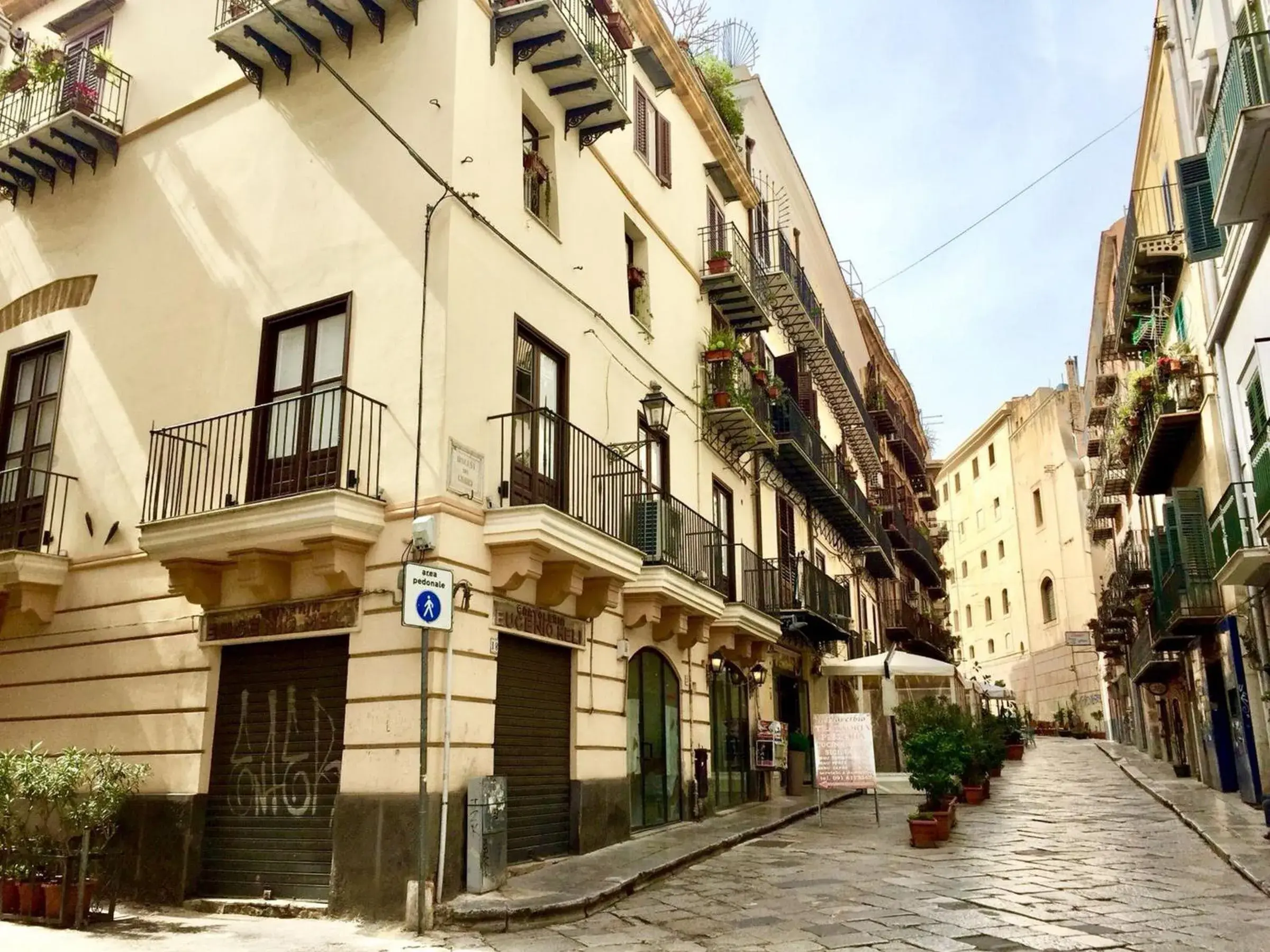 Property building in Bellaroto Suite & SPA Property building in Bellaroto Suite & SPA