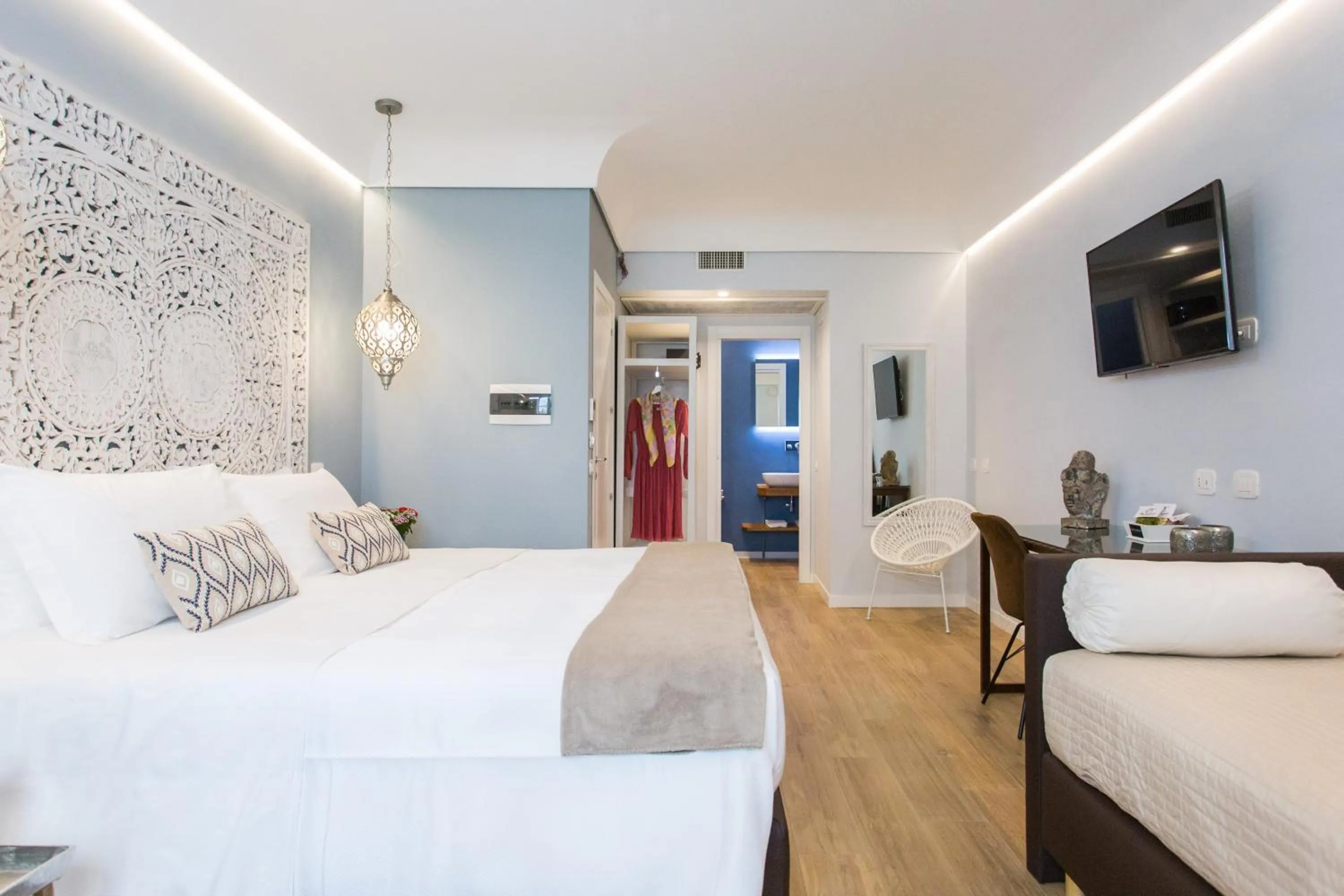 Photo of the whole room, Bed in Bellaroto Suite & SPA