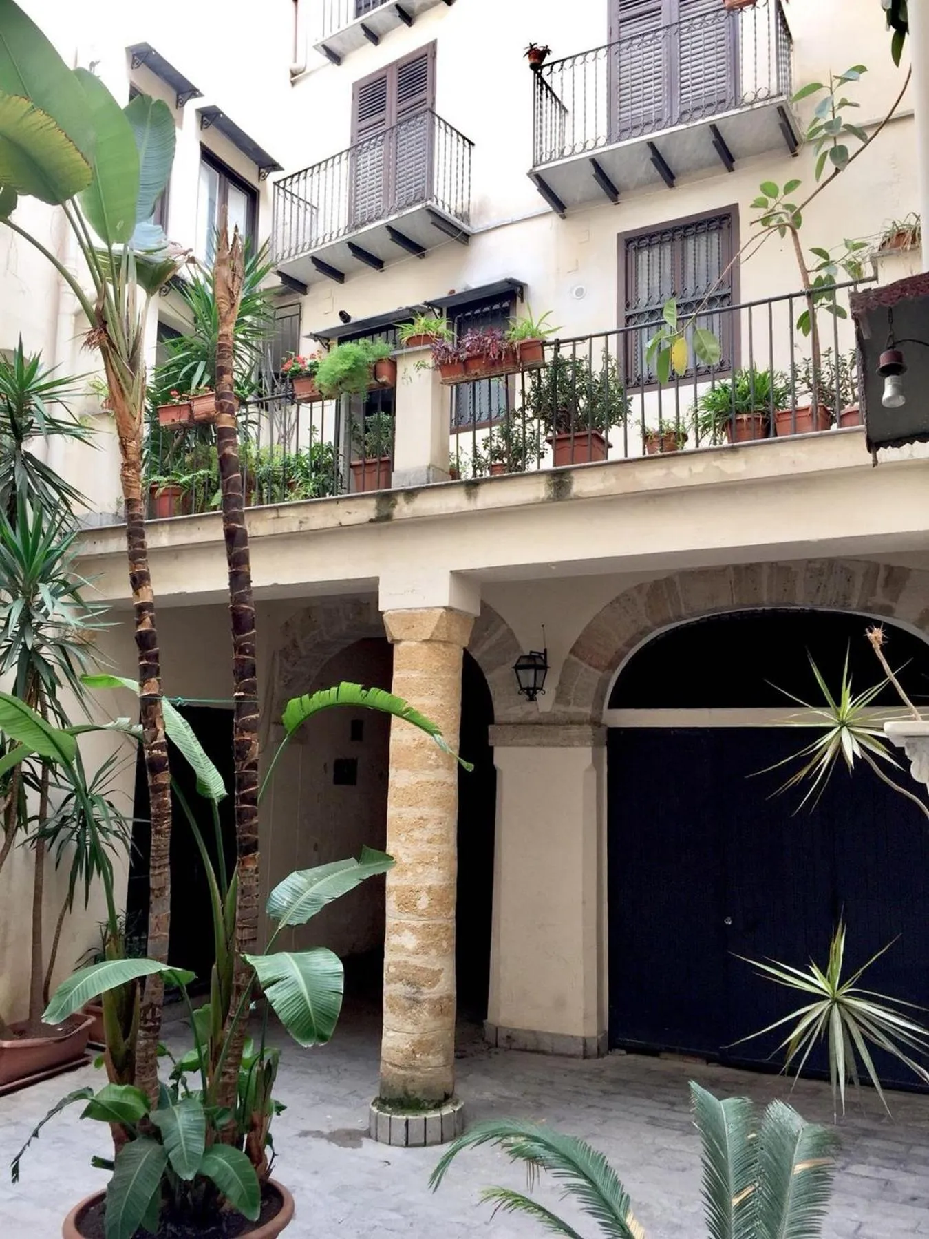 Facade/entrance in Bellaroto Suite & SPA