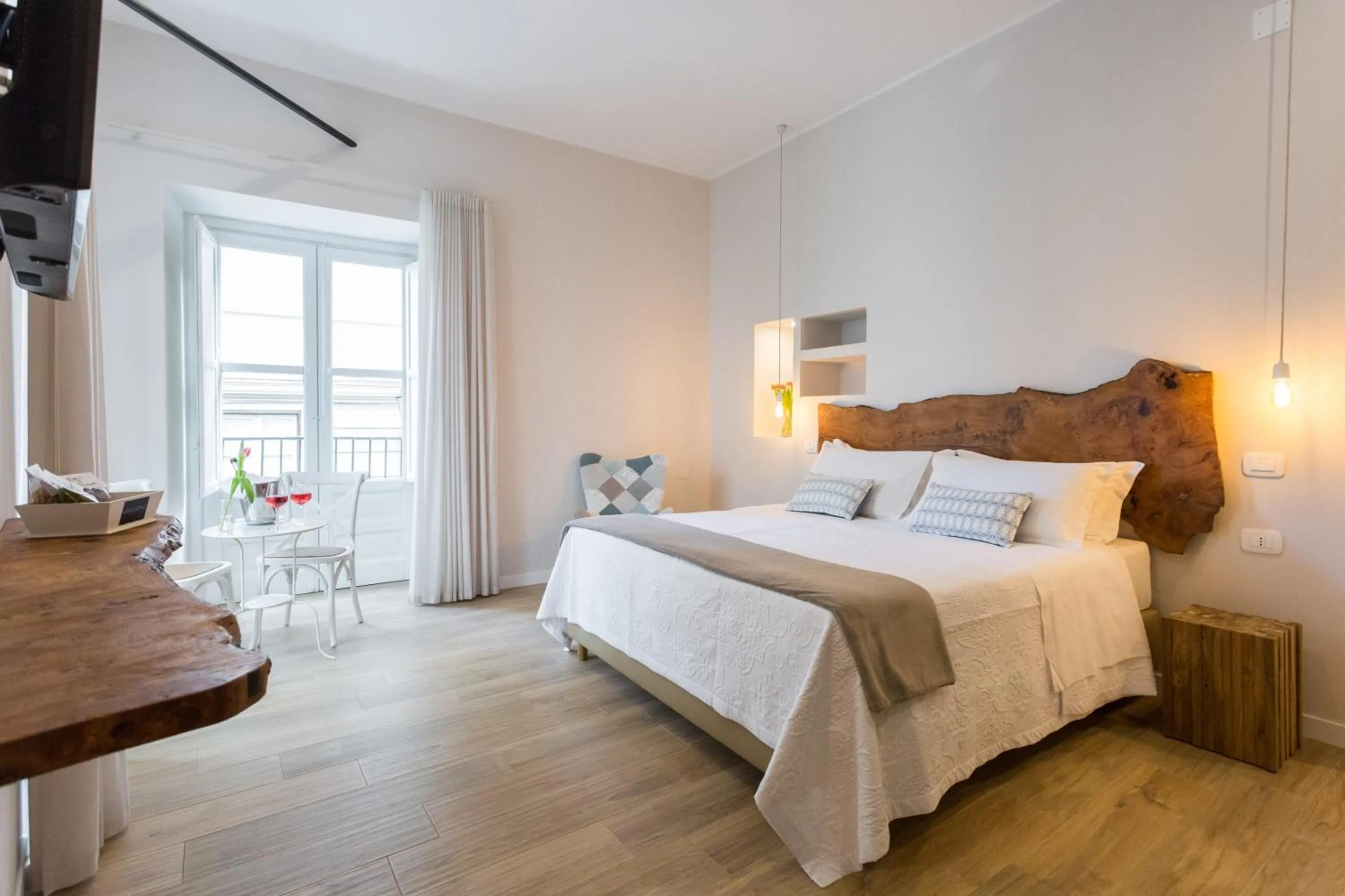 Photo of the whole room, Bed in Bellaroto Suite & SPA