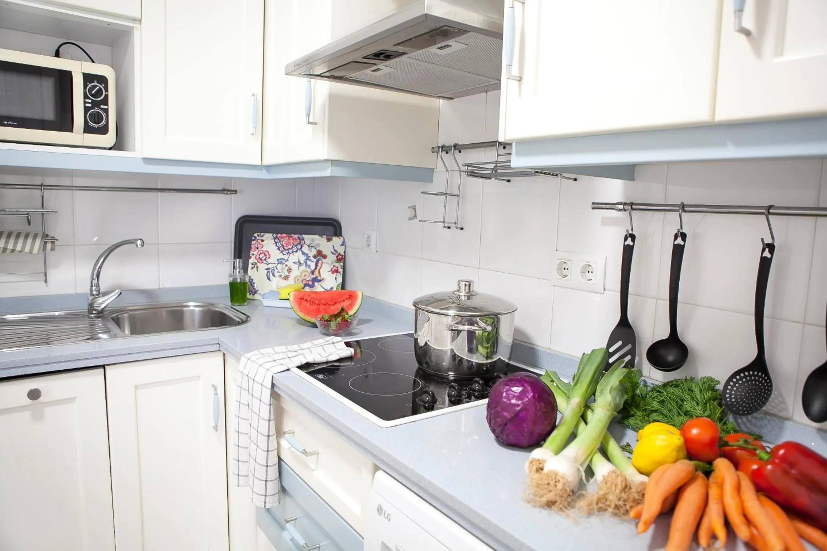Kitchen or kitchenette in Apartamentos RG Arenal II
