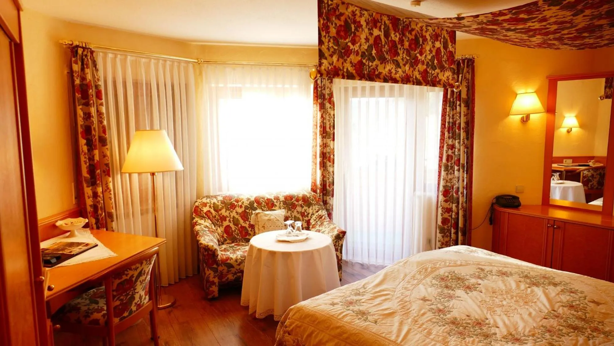 Bed in Öko-Landhotel Basler Hof