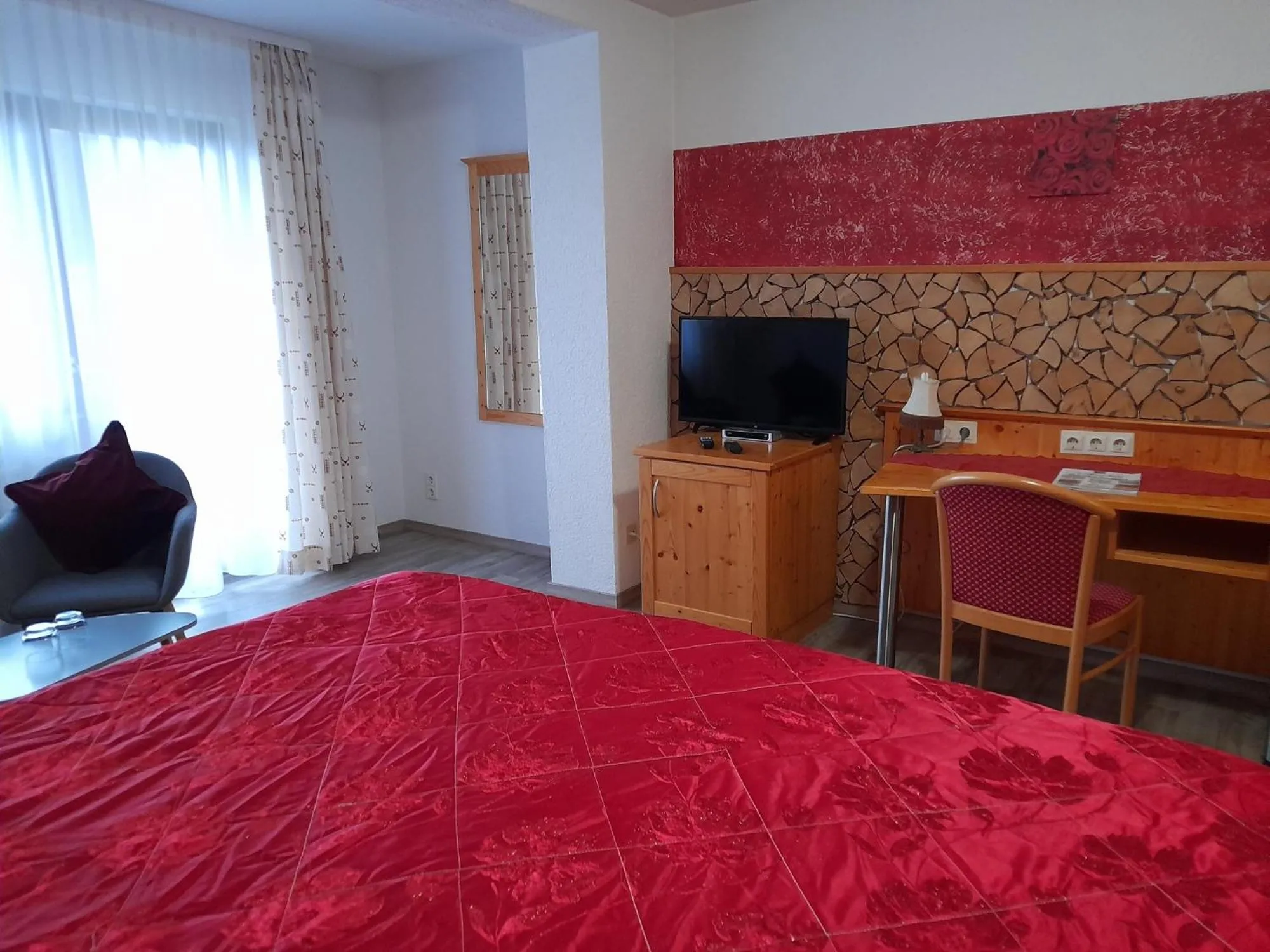 Bed in Öko-Landhotel Basler Hof