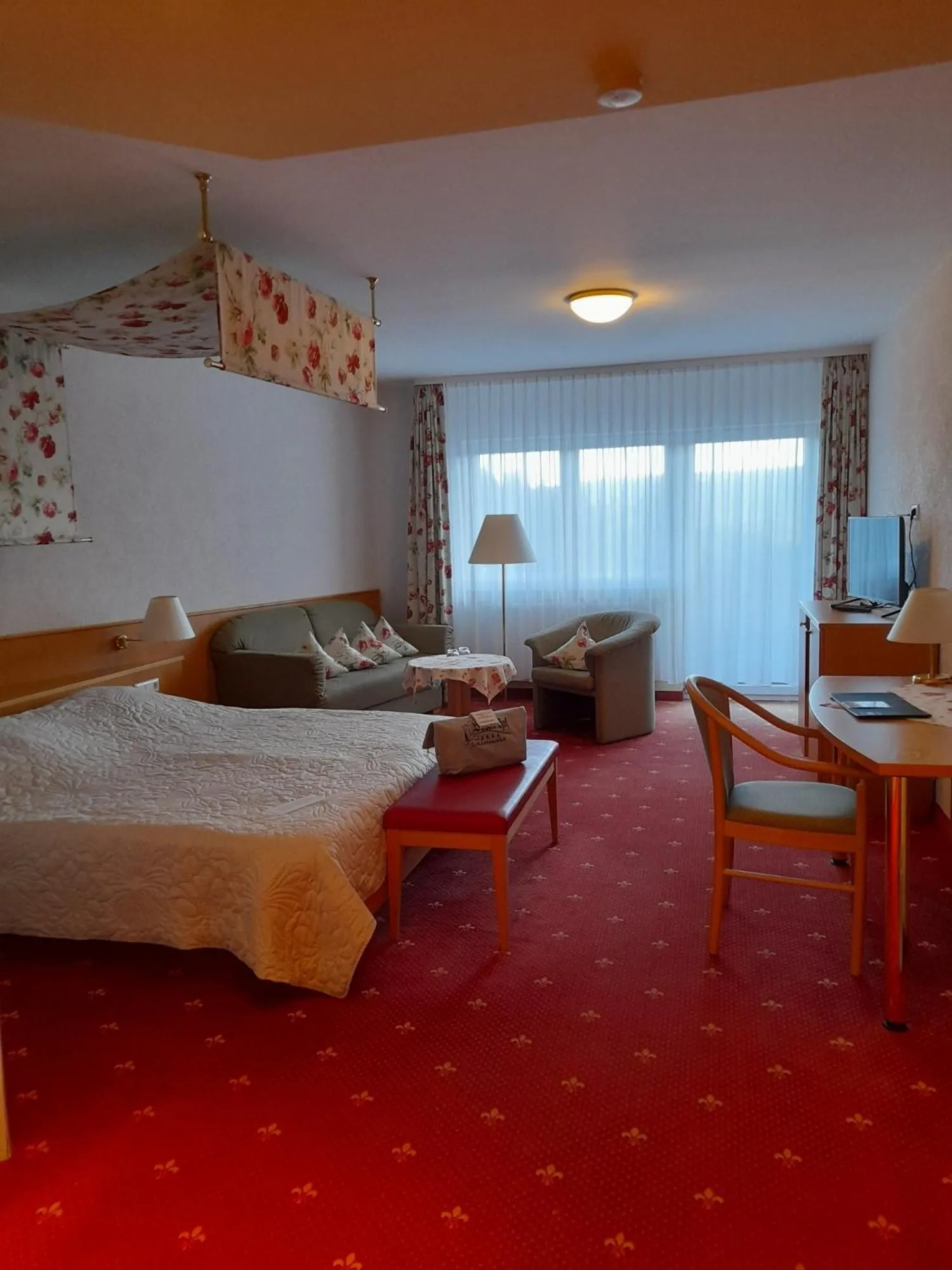 Bed in Öko-Landhotel Basler Hof