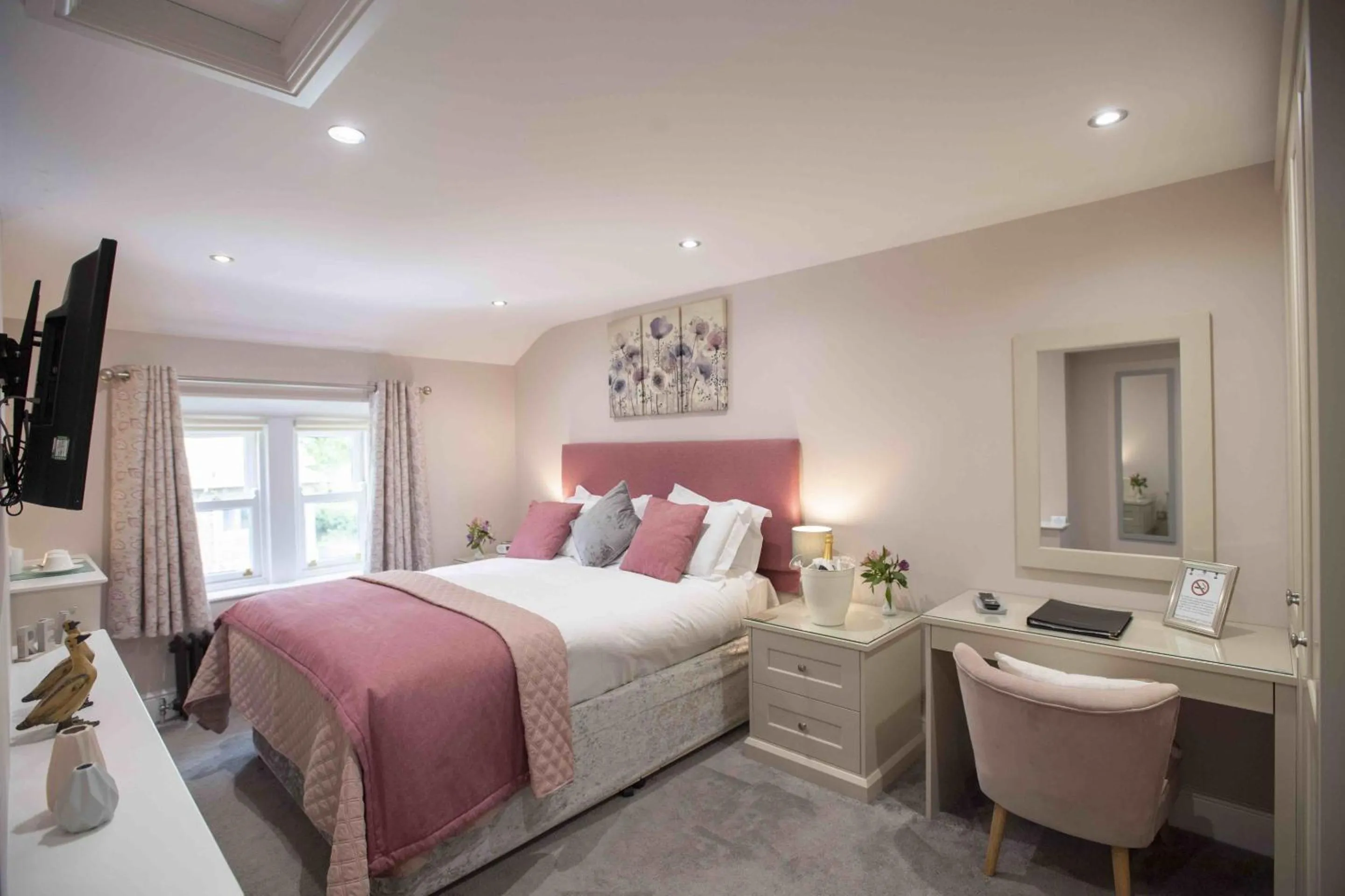 Bedroom, Bed in Timble Inn