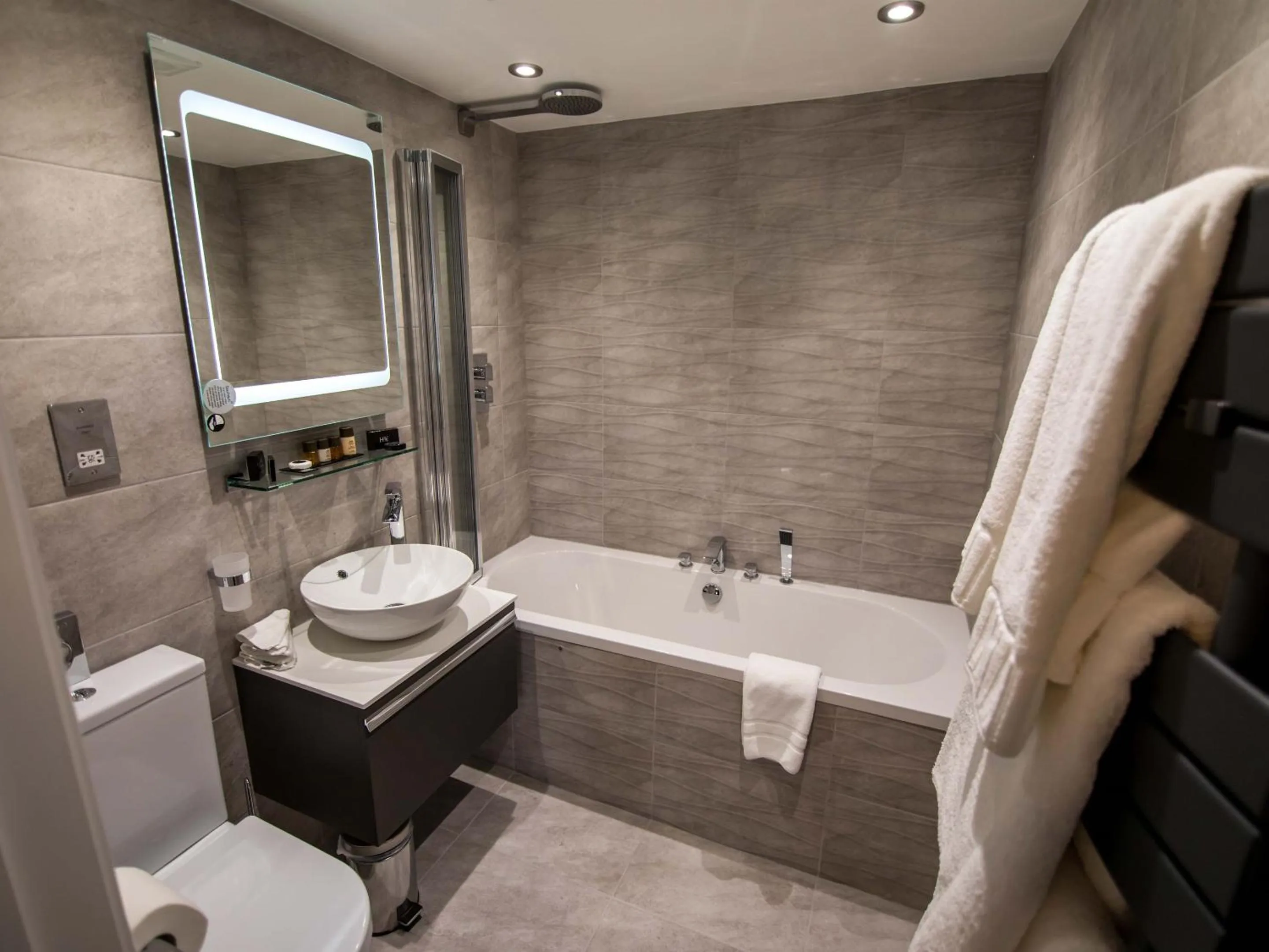 Bathroom in Timble Inn