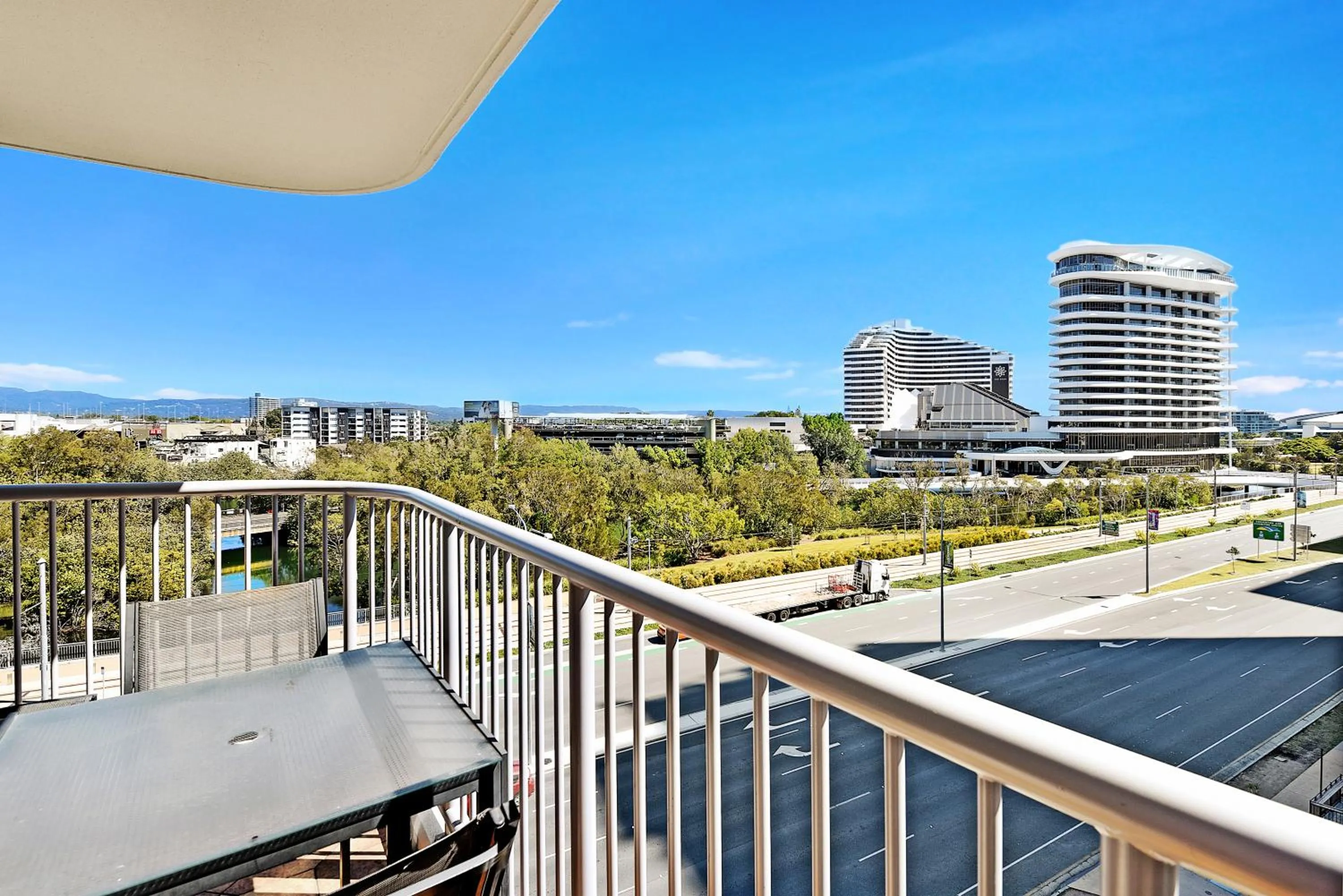Broadbeach Travel Inn Apartments