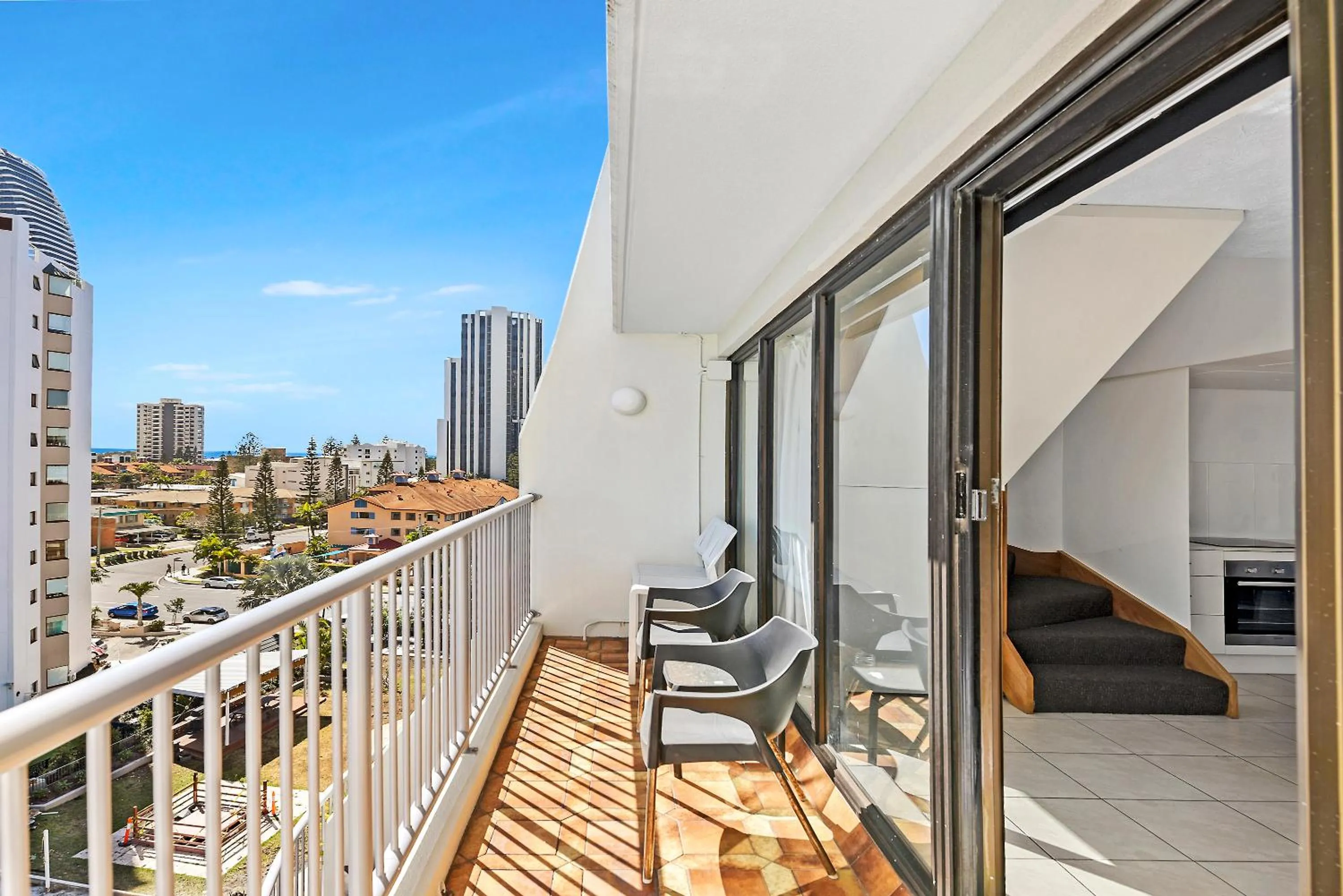 Broadbeach Travel Inn Apartments