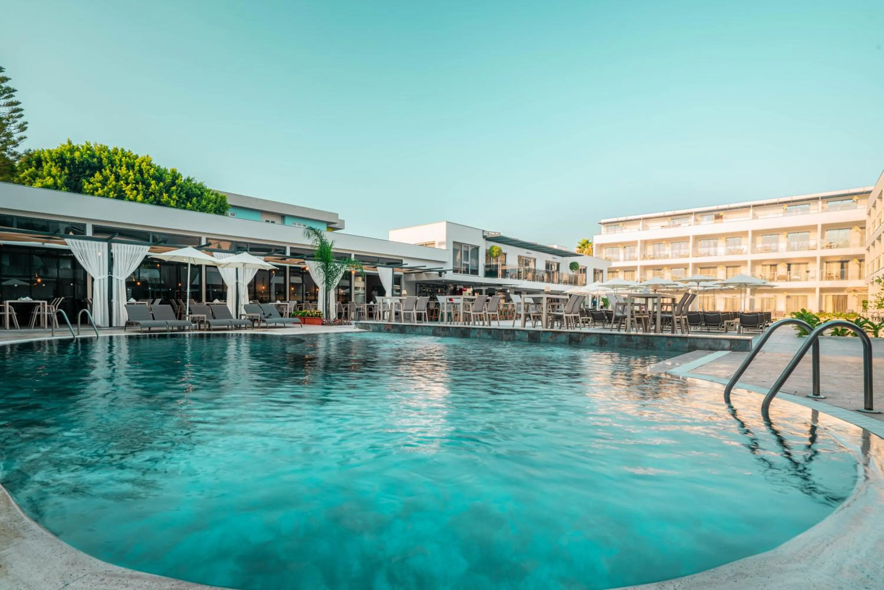 Victoria Princess Hotel