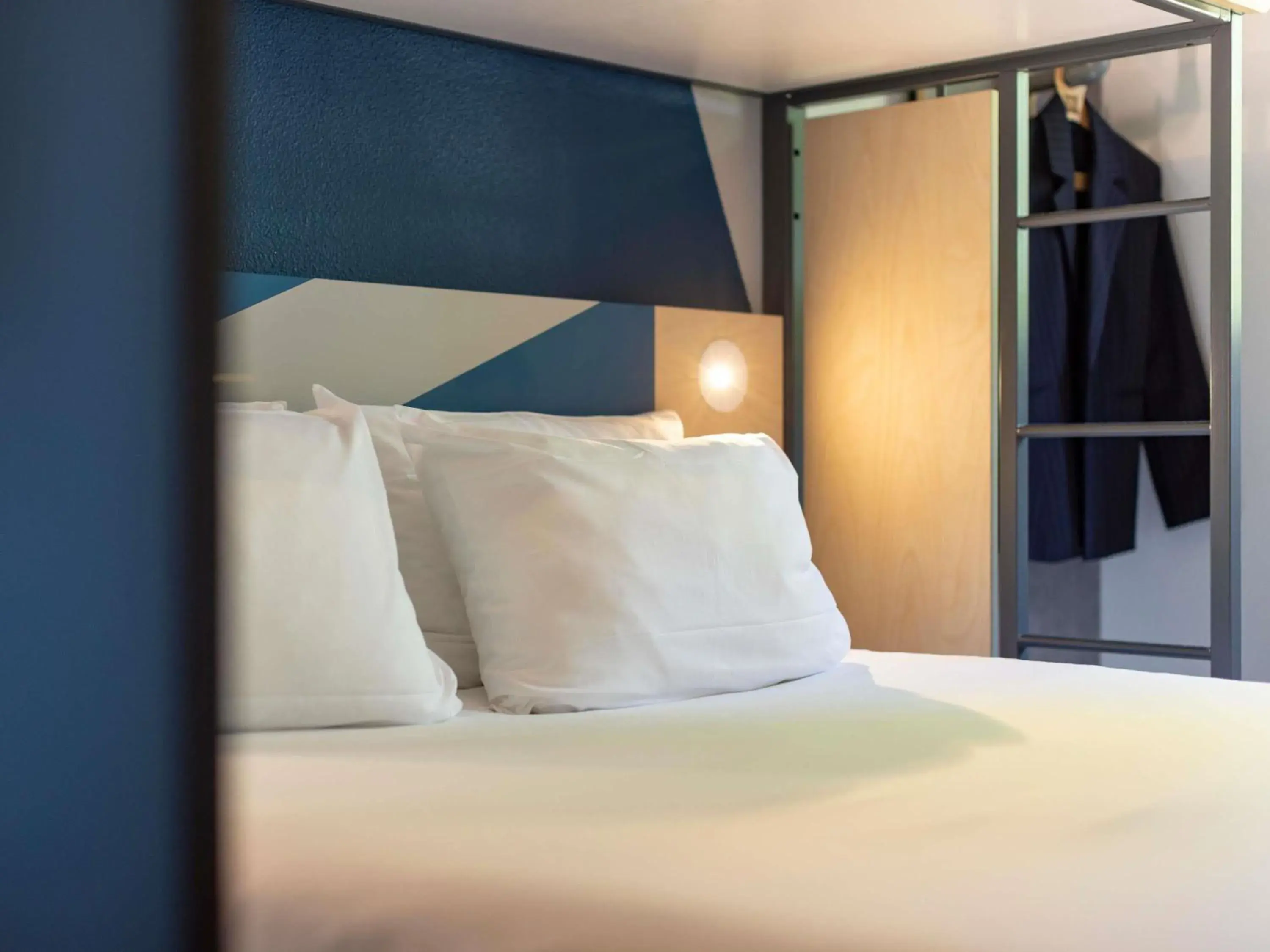 Bedroom, Bed in ibis budget Bourg en Bresse Bedroom, Bed in ibis budget Bourg en Bresse