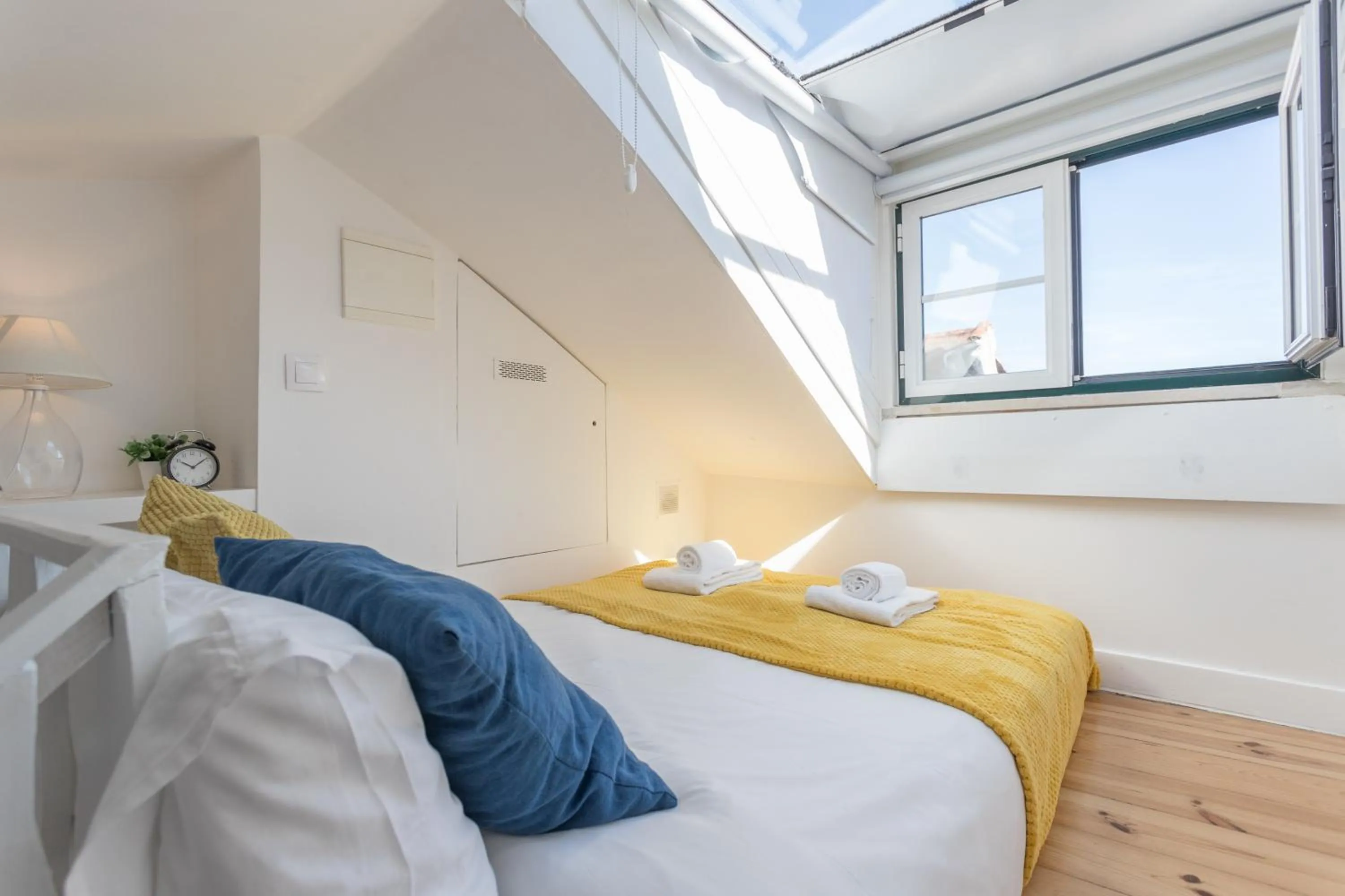 Bedroom, Bed in Alfama Loft Studio Loft Apartment w/ River View - by LU Holidays
