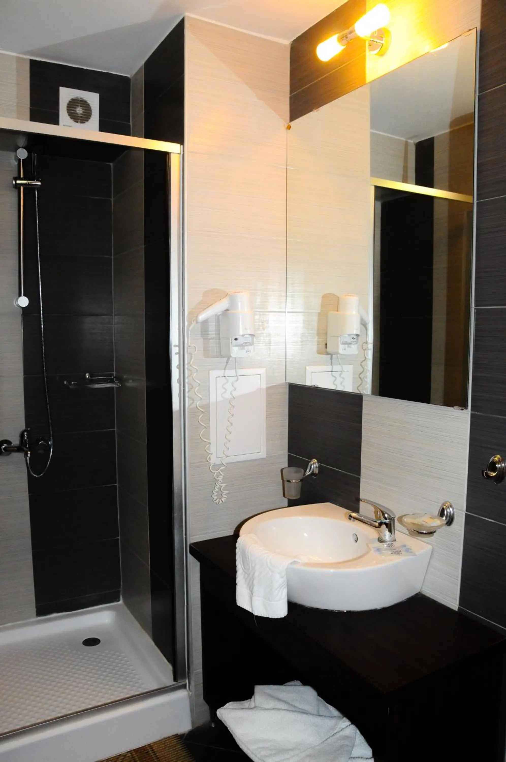 Bathroom in Flagman Hotel