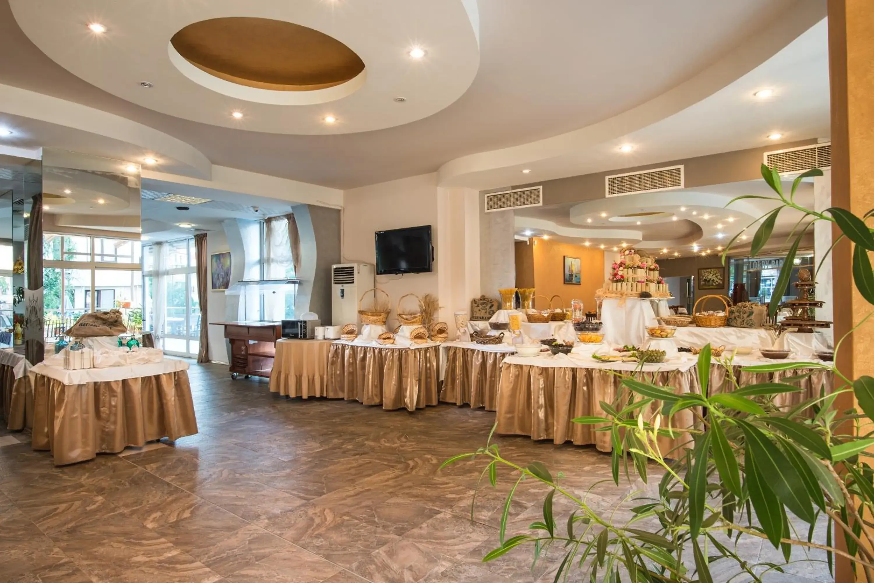 Restaurant/places to eat in Flagman Hotel Restaurant/places to eat in Flagman Hotel