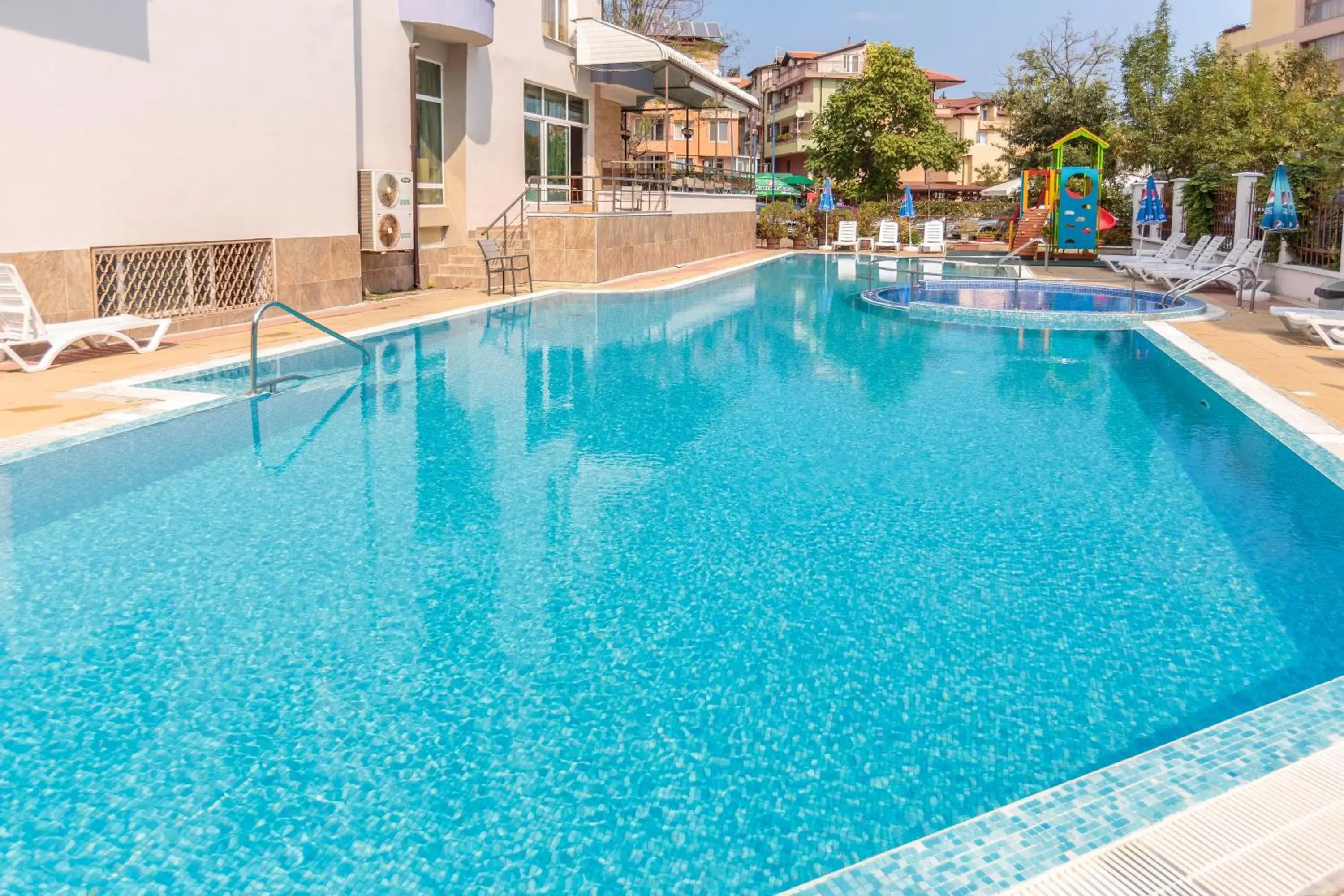 Swimming pool in Flagman Hotel Swimming pool in Flagman Hotel