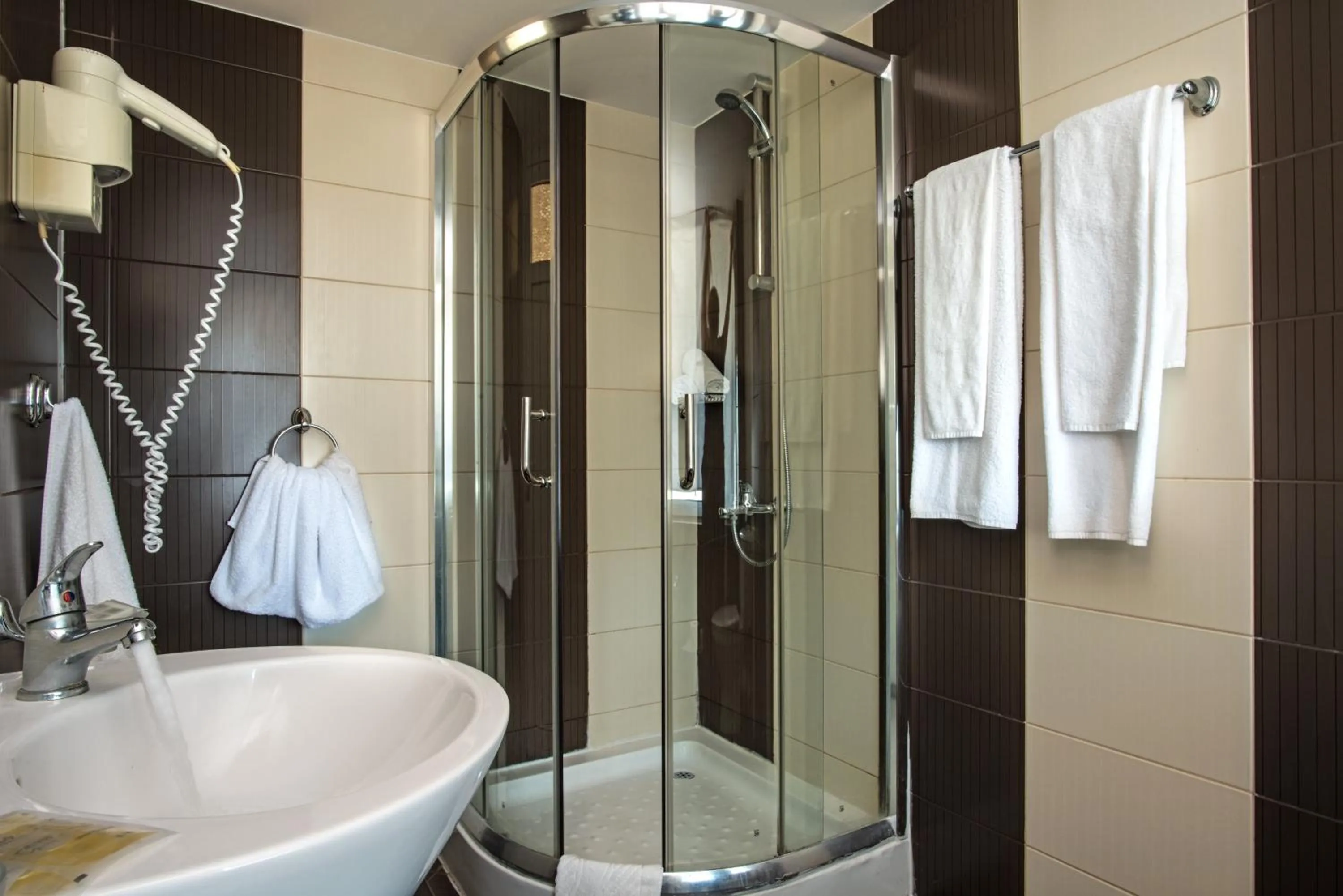 Bathroom in Flagman Hotel