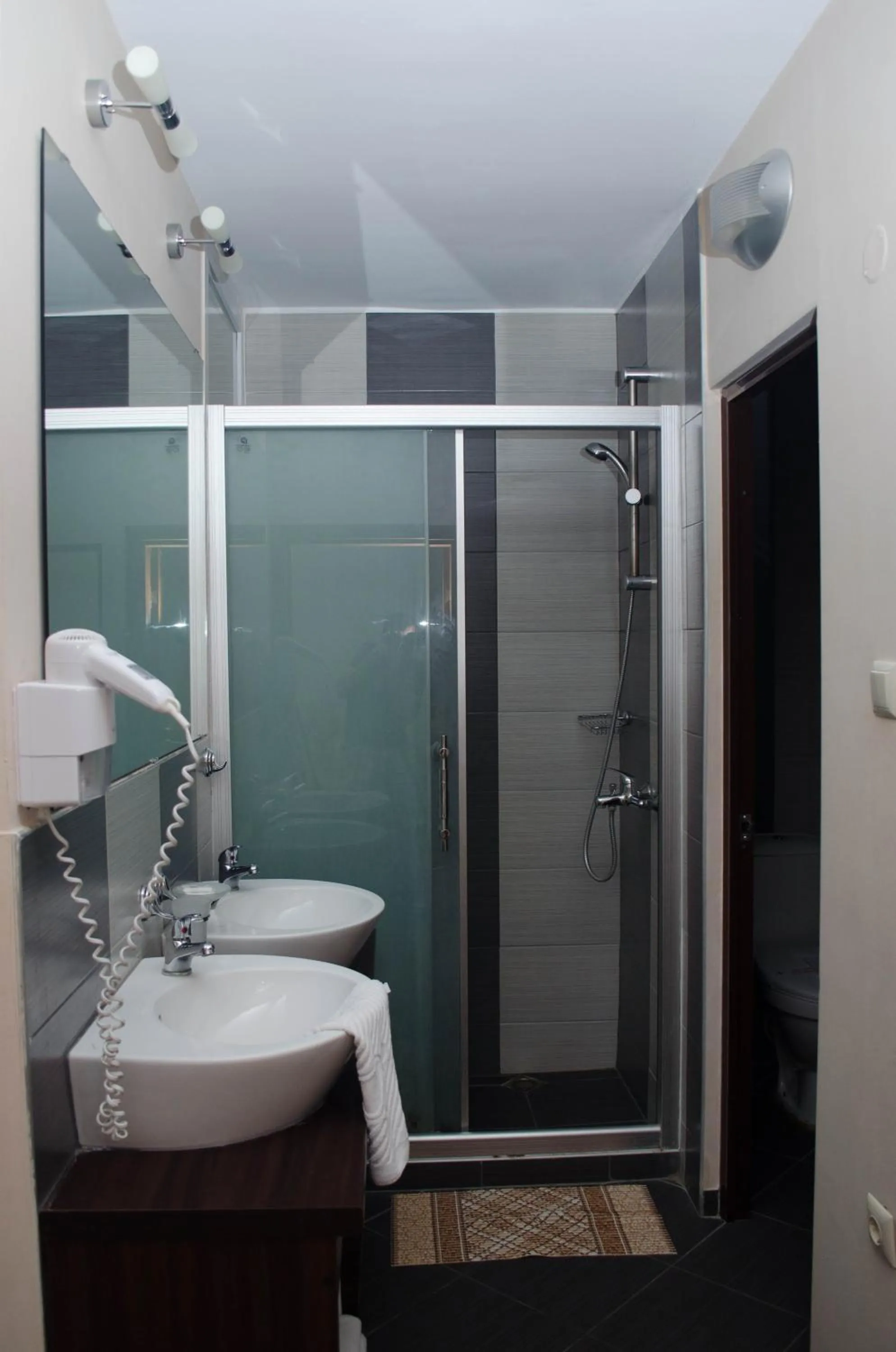 Bathroom in Flagman Hotel