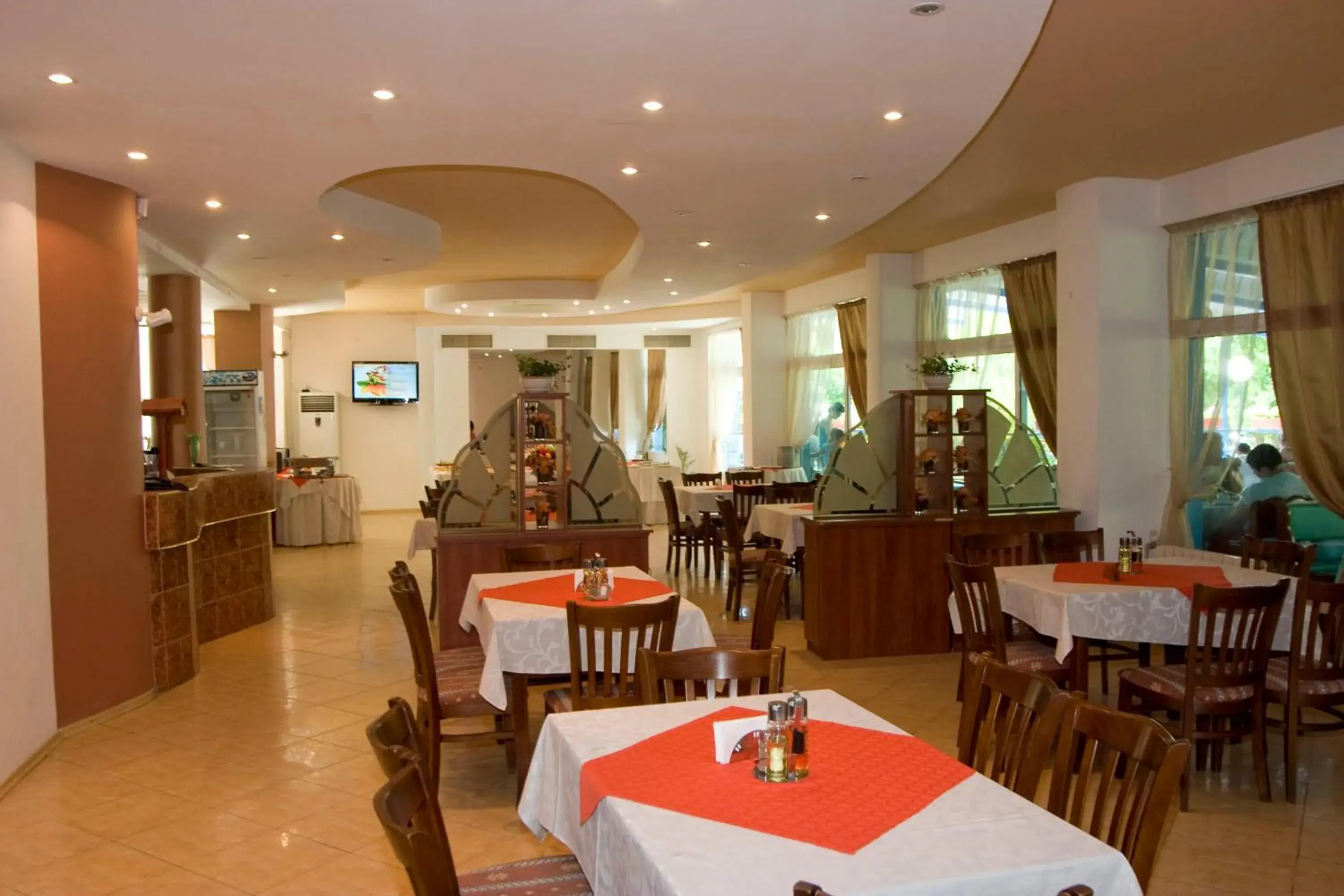 Restaurant/places to eat in Flagman Hotel Restaurant/places to eat in Flagman Hotel