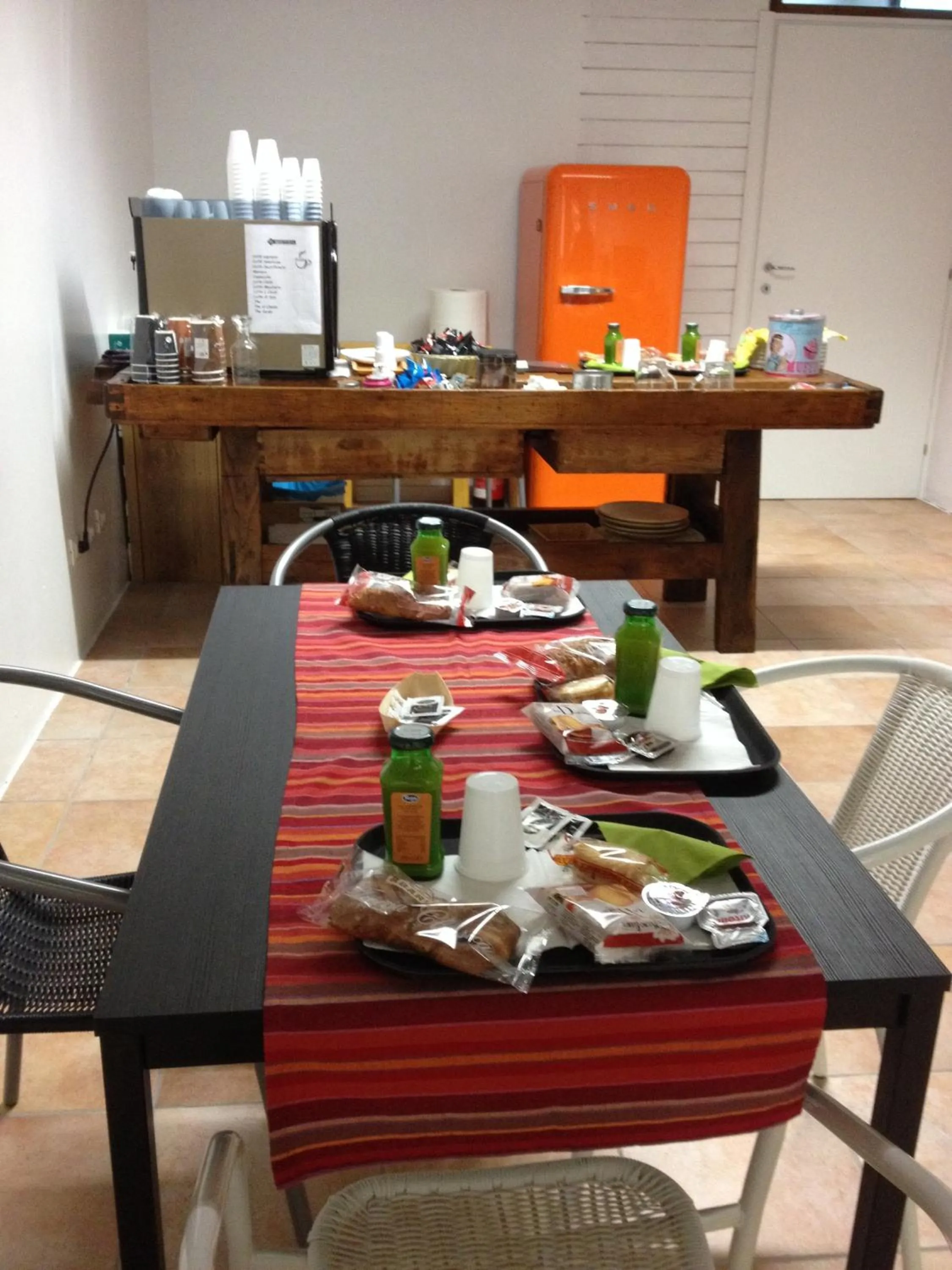 Restaurant/places to eat in Motel 7 Laghi