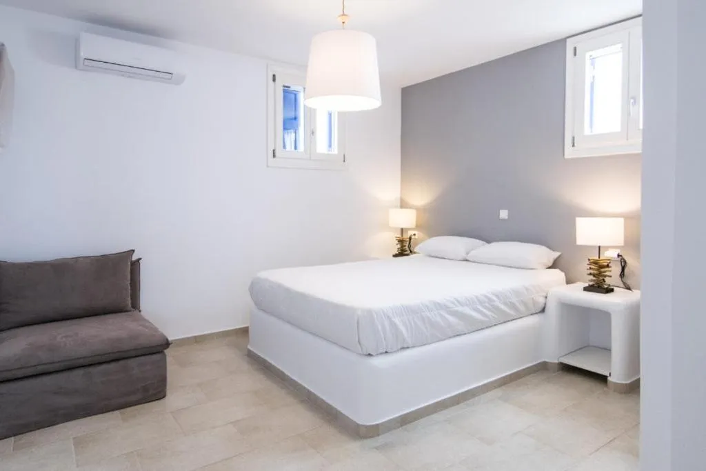 Bedroom, Bed in Apricot and Sea Luxury Villas