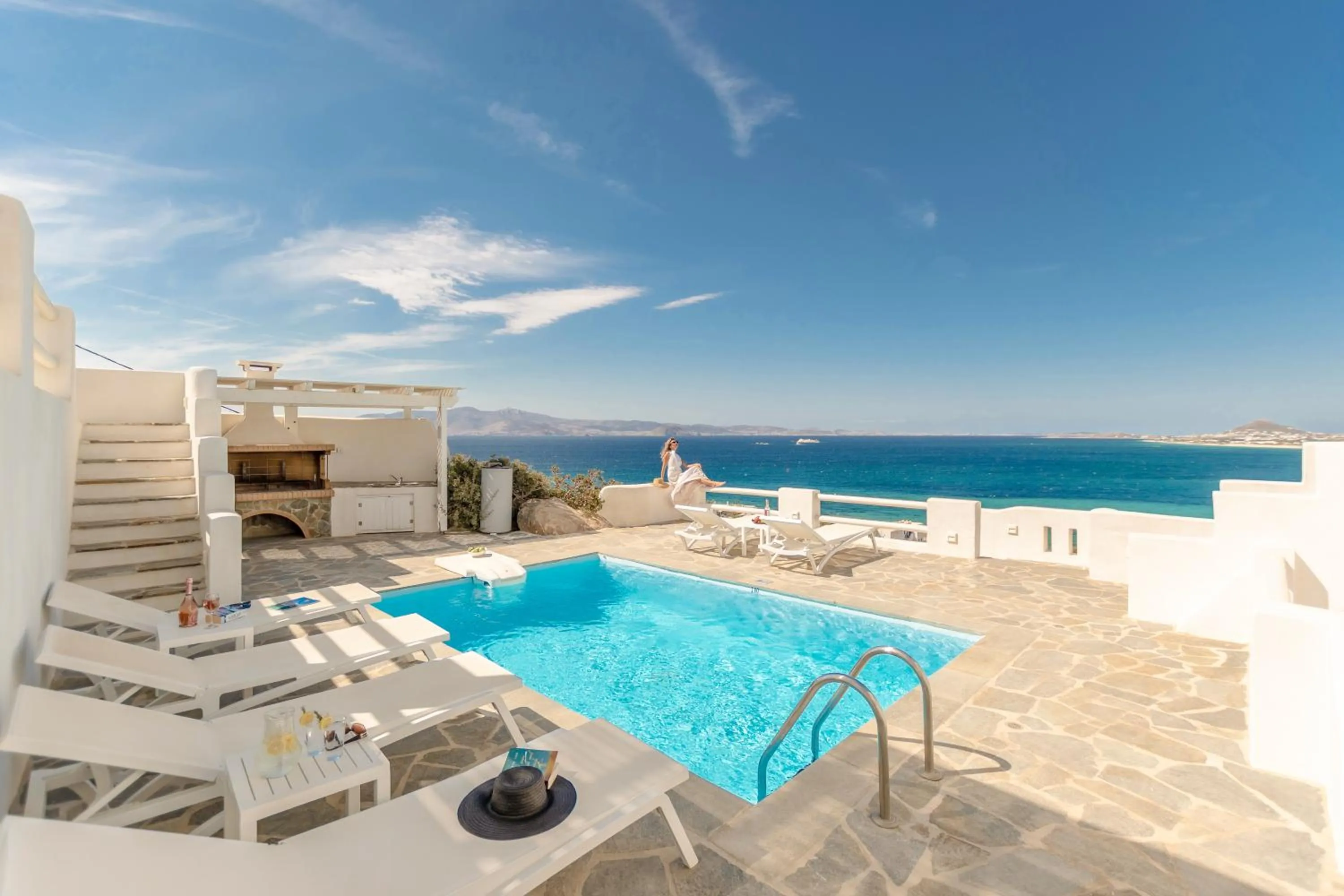 Area and facilities in Apricot and Sea Luxury Villas