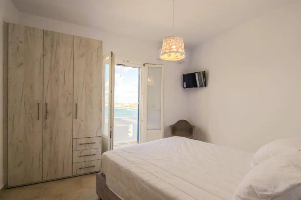 Bedroom, Bed in Apricot and Sea Luxury Villas