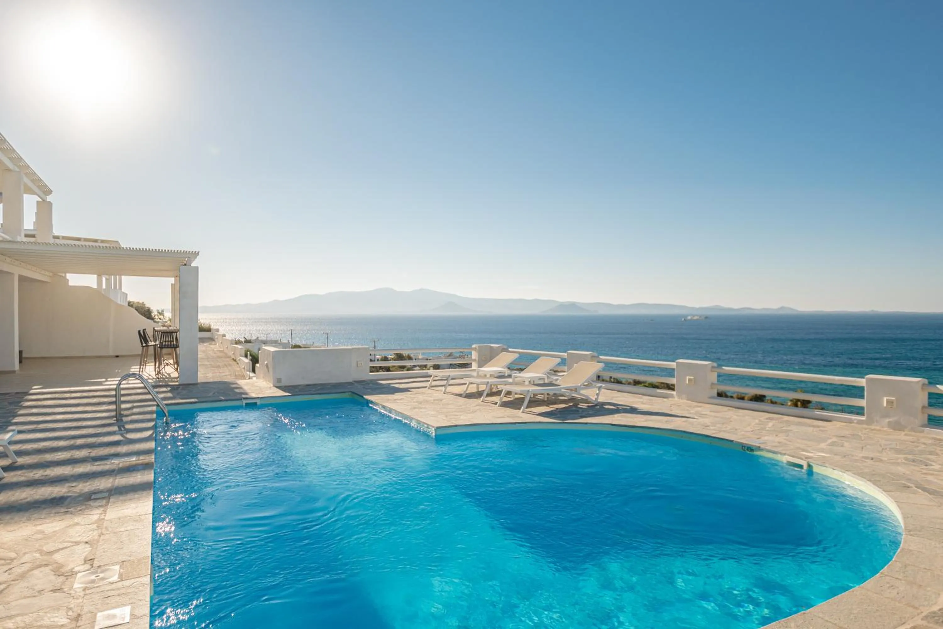 Swimming pool in Apricot and Sea Luxury Villas