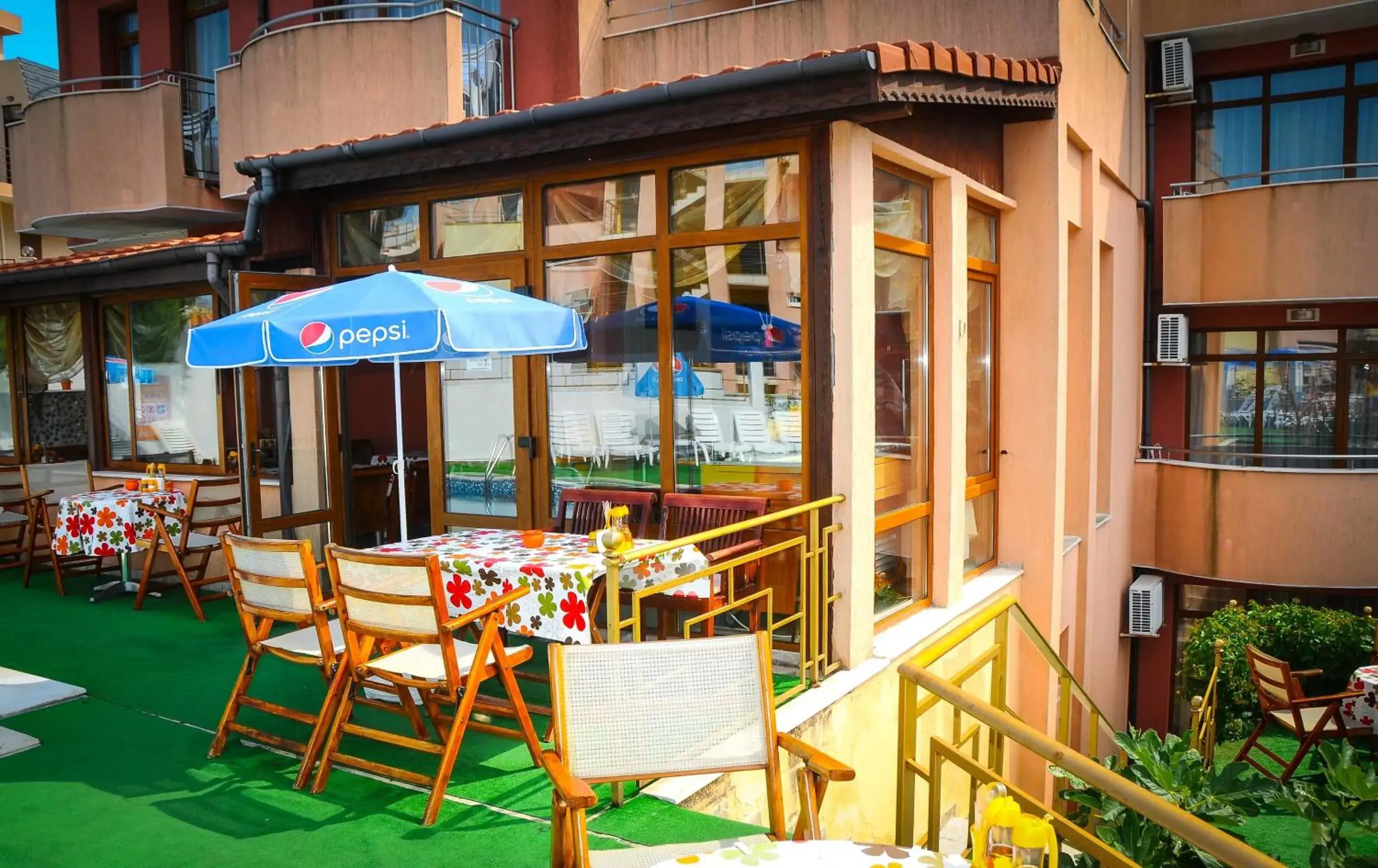 Restaurant/places to eat in Hotel Apolis Restaurant/places to eat in Hotel Apolis