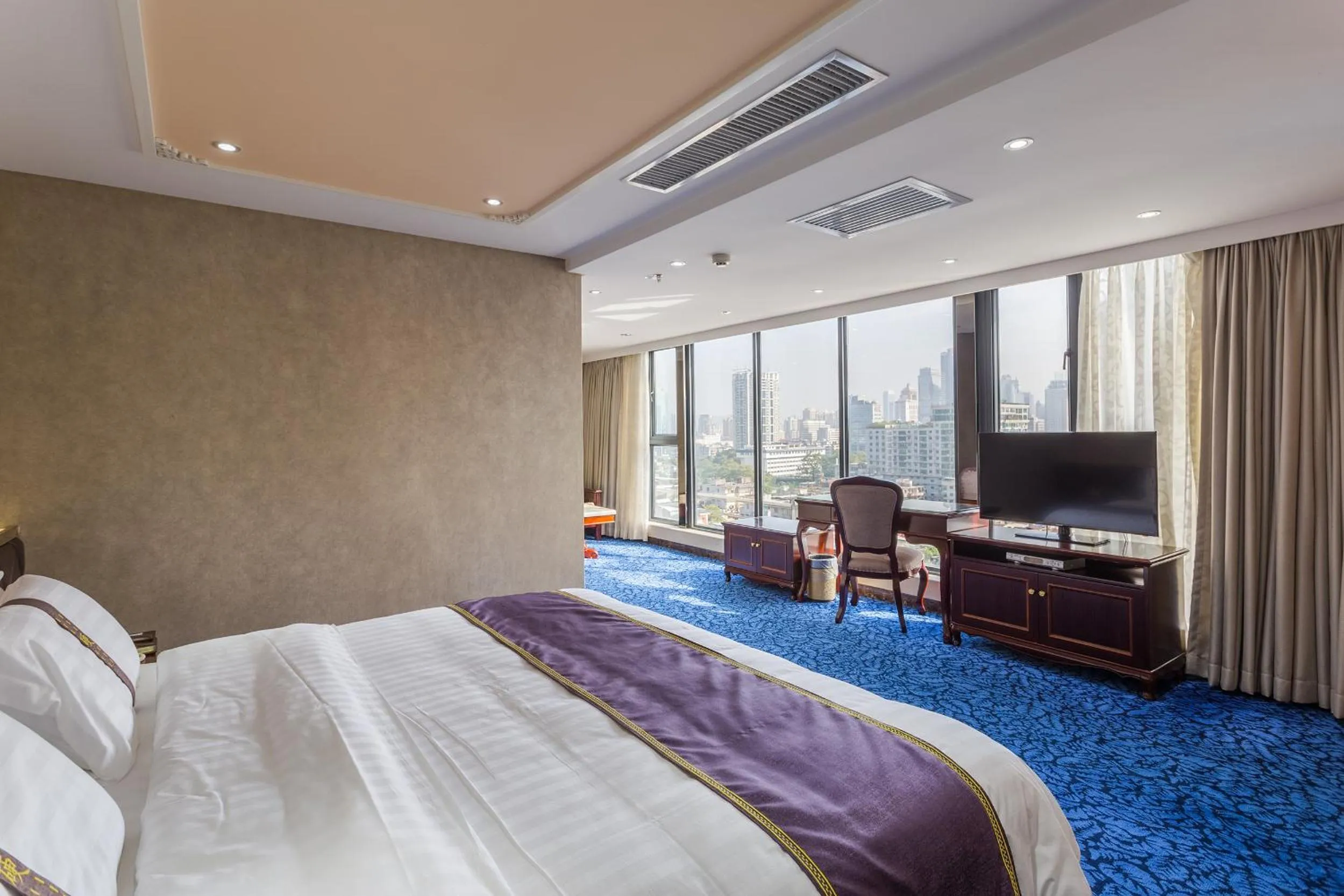 Decorative detail in Zhuhai Special Economic Zone Hotel