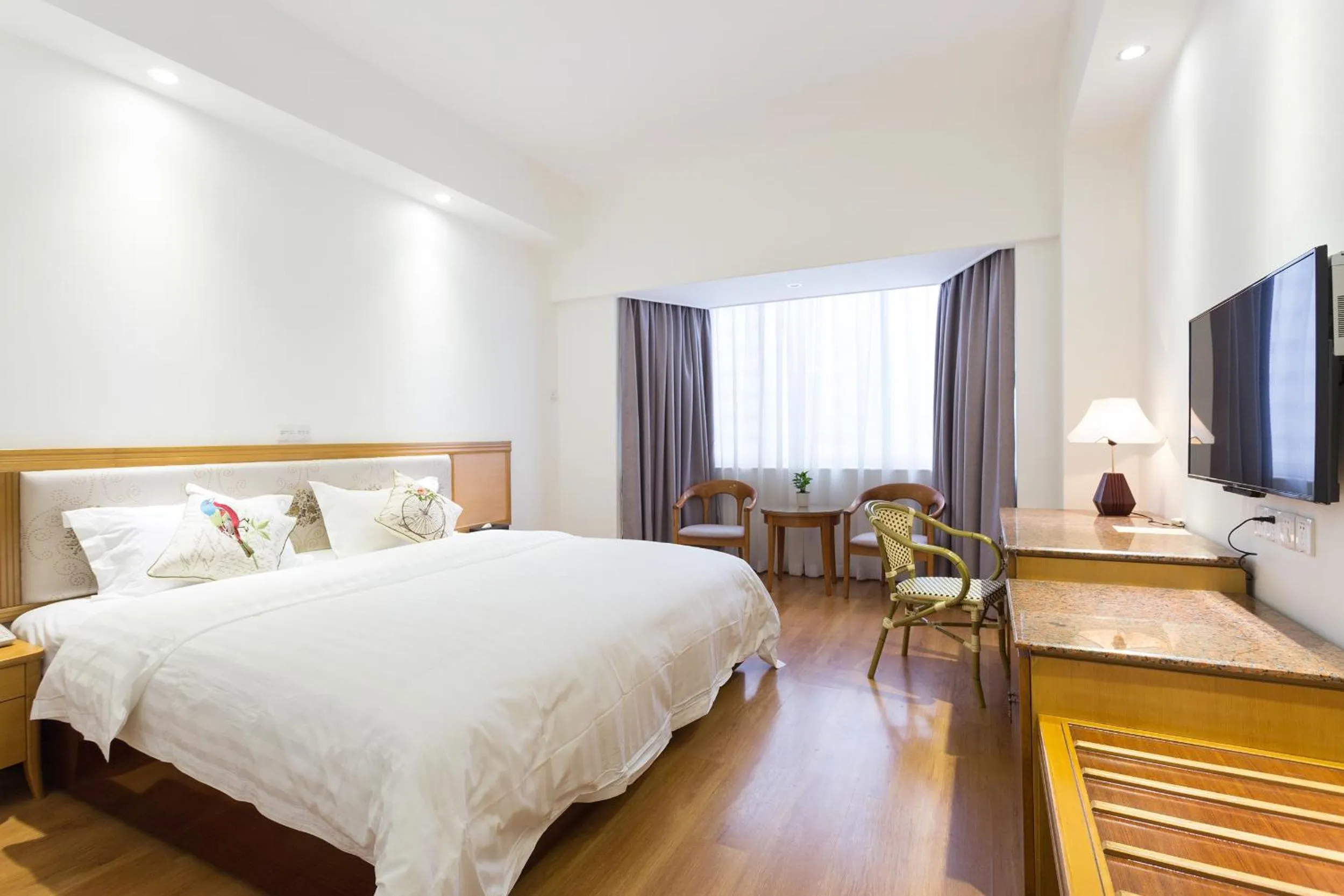 Bedroom in Zhuhai Special Economic Zone Hotel