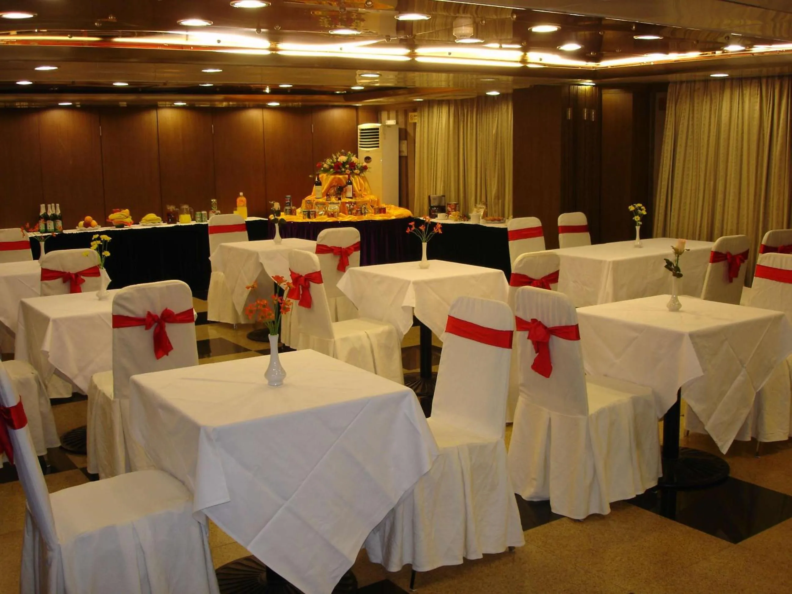 Restaurant/places to eat, Banquet Facilities in Zhuhai Special Economic Zone Hotel