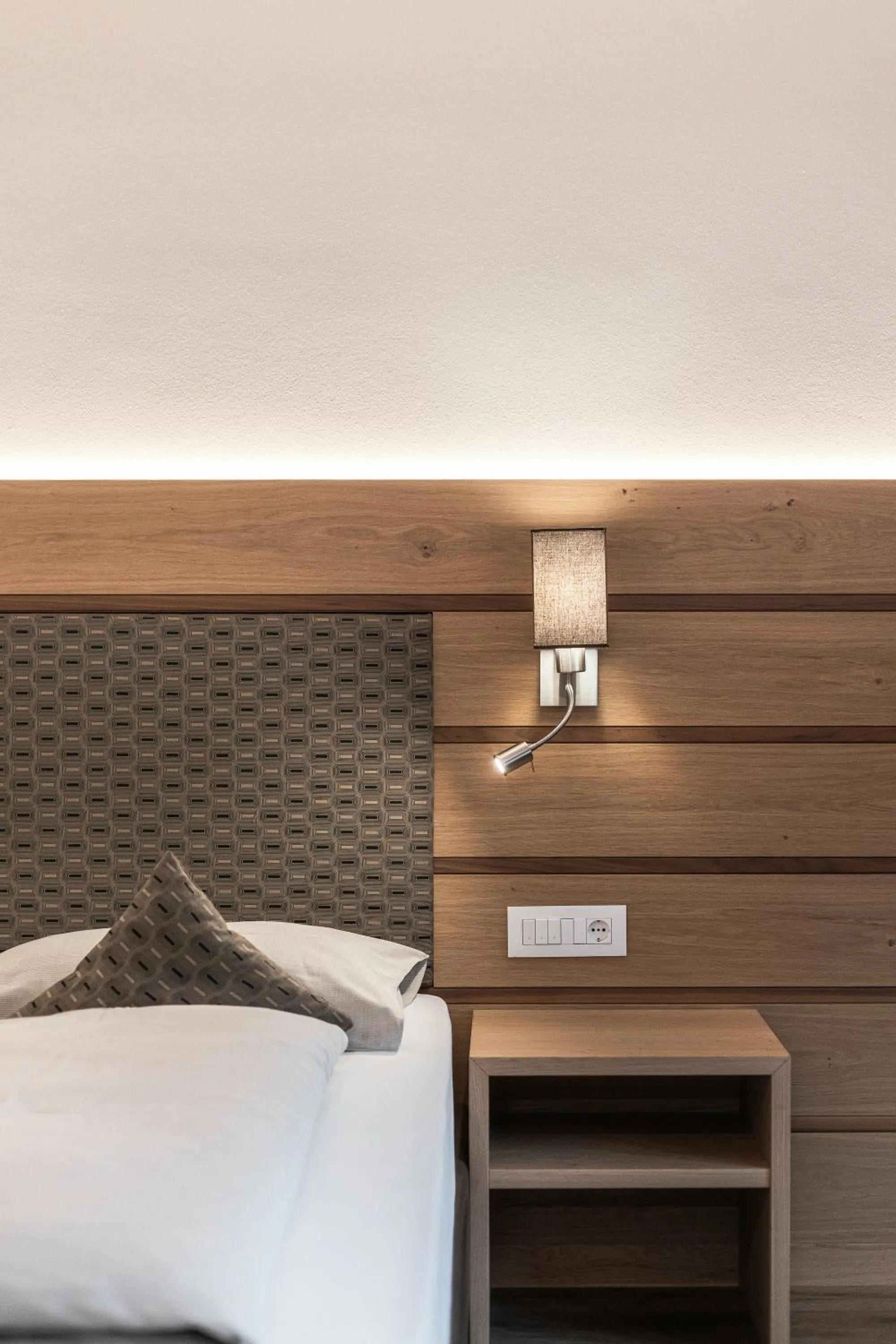Decorative detail, Bed in Hotel La Pineta