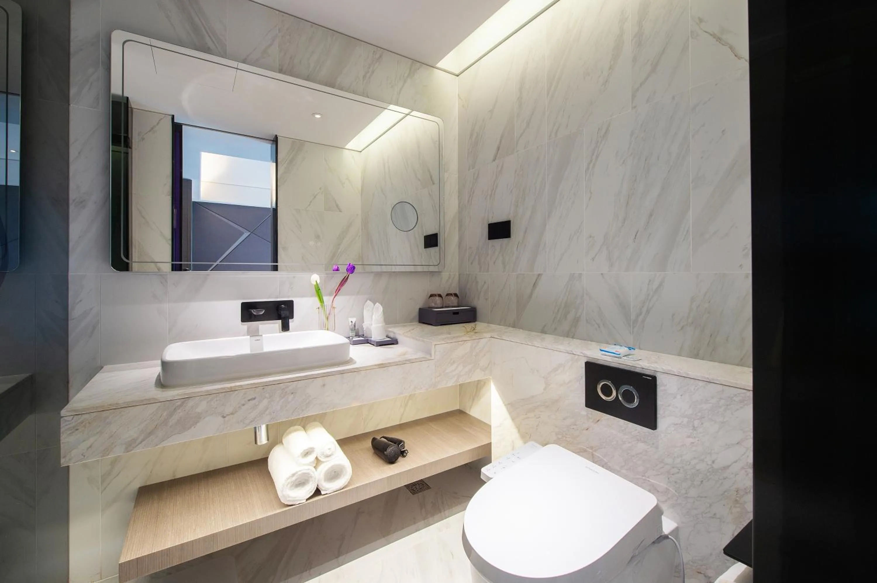 Toilet in Mercure Harbin Central Street Sophia Church