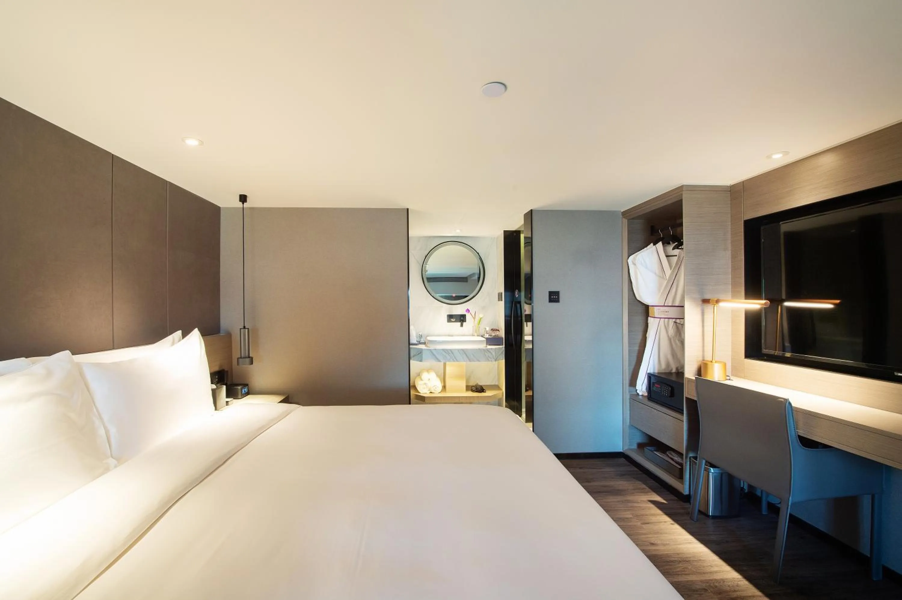 Photo of the whole room, Bed in Mercure Harbin Central Street Sophia Church