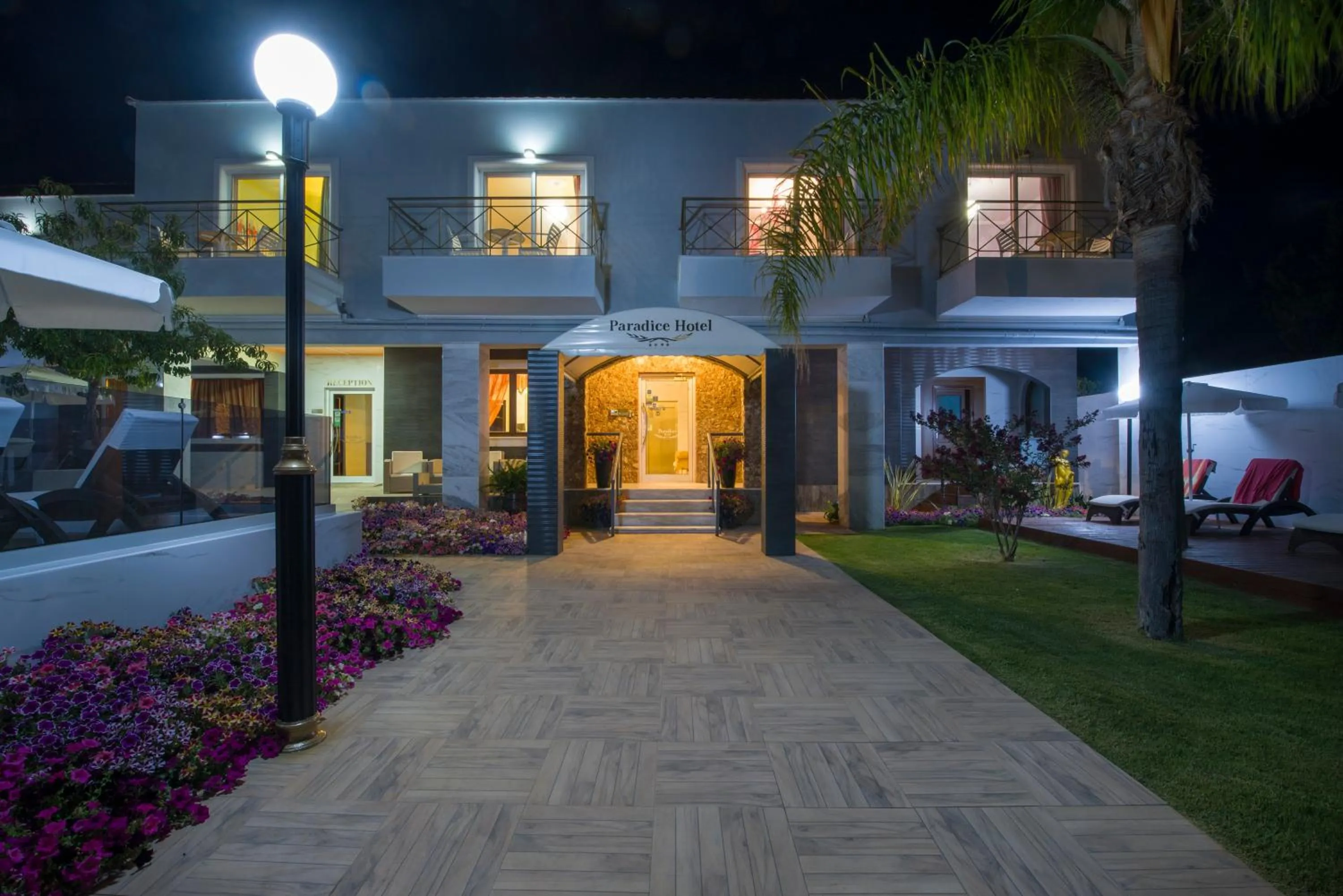 Garden in Paradice Hotel Luxury Suites-Near zorbas Beach-FREE Breakfast