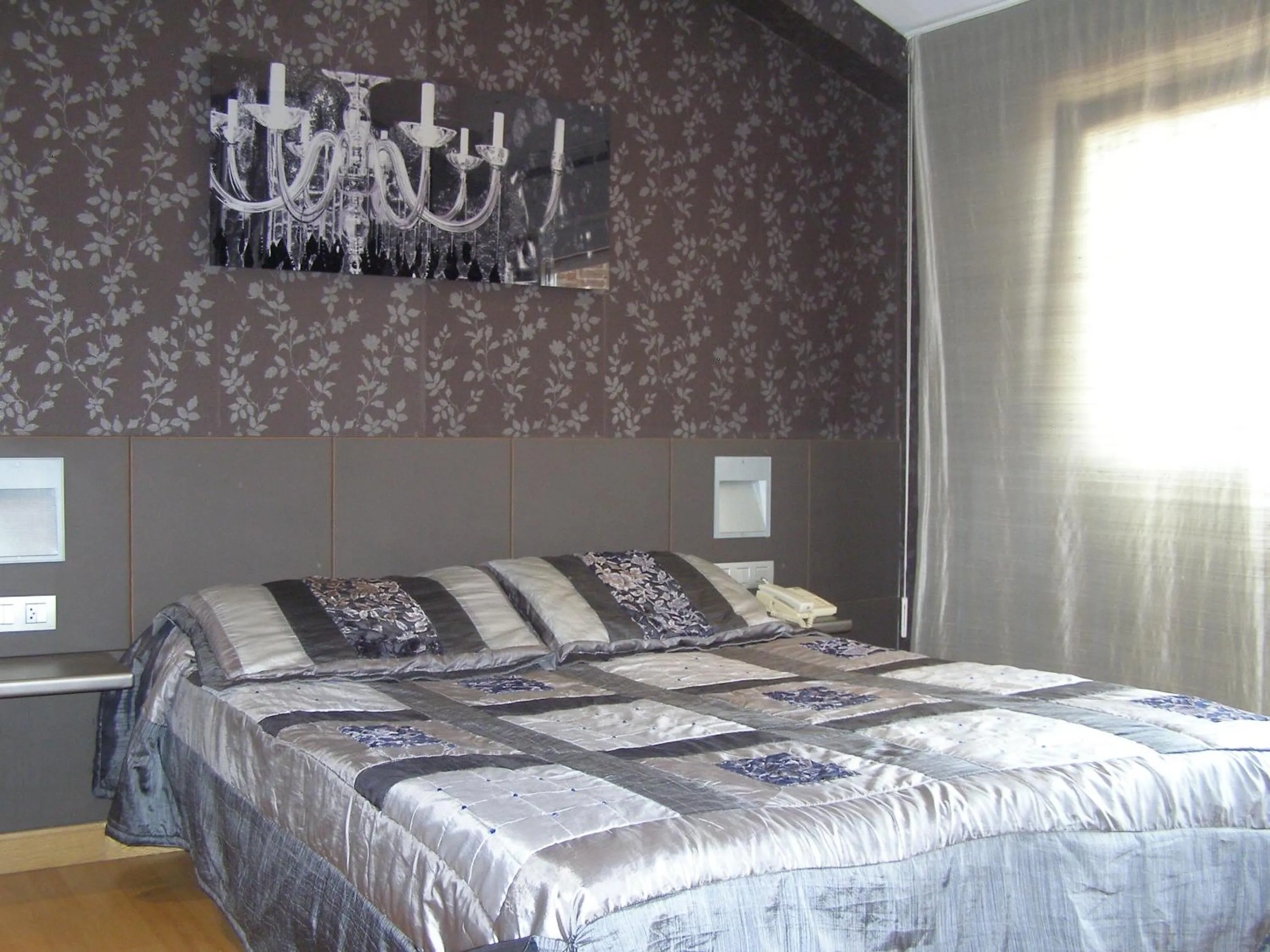 Bedroom, Bed in Hotel Area Serrano